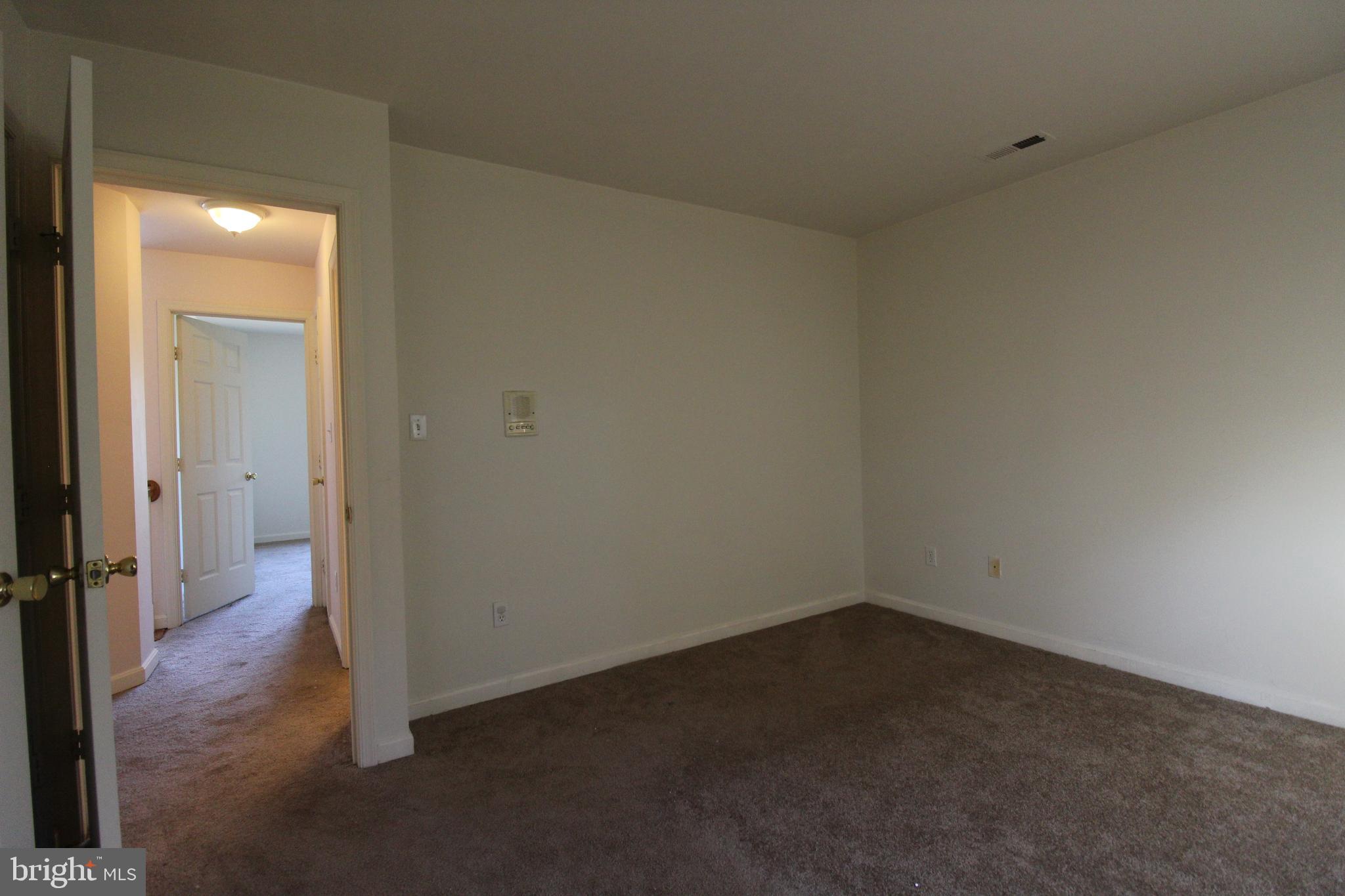 FIVE OAKS ESTATES - Residential Lease