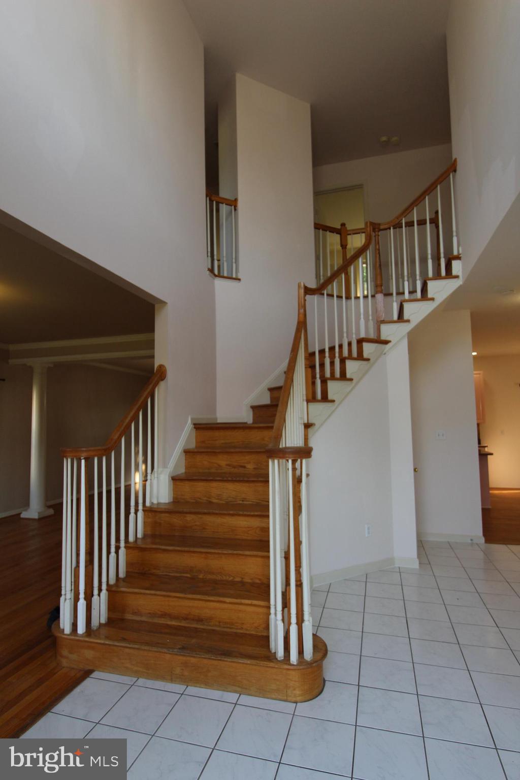 FIVE OAKS ESTATES - Residential Lease