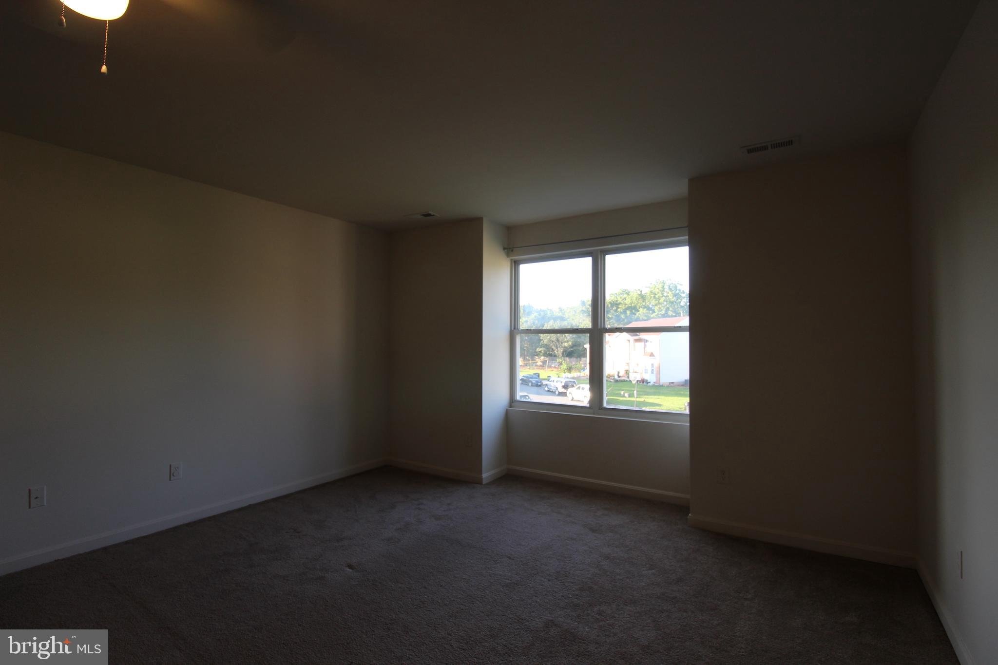 FIVE OAKS ESTATES - Residential Lease