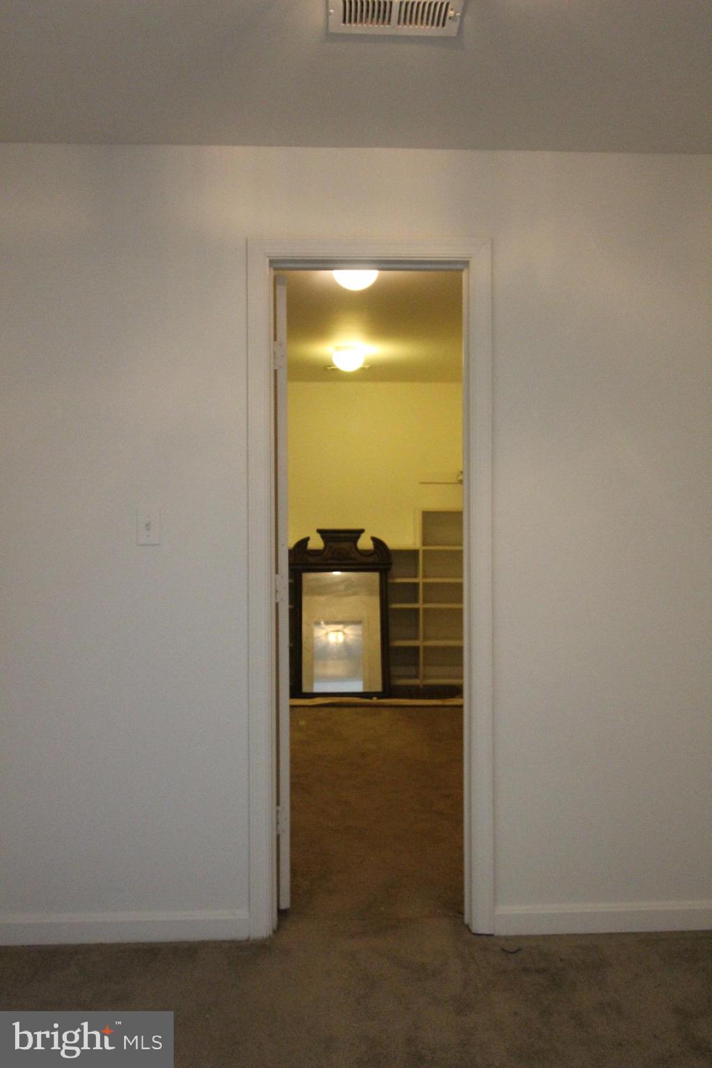 FIVE OAKS ESTATES - Residential Lease