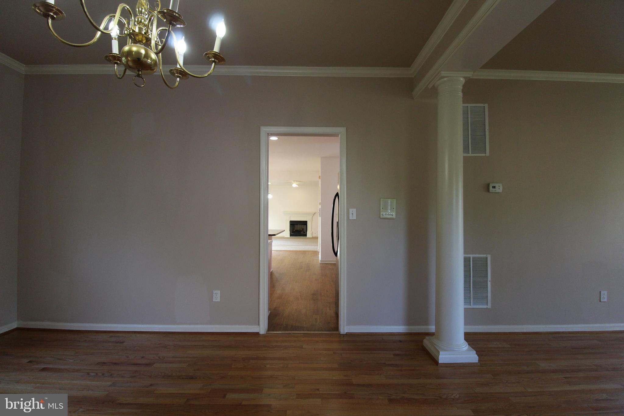 FIVE OAKS ESTATES - Residential Lease