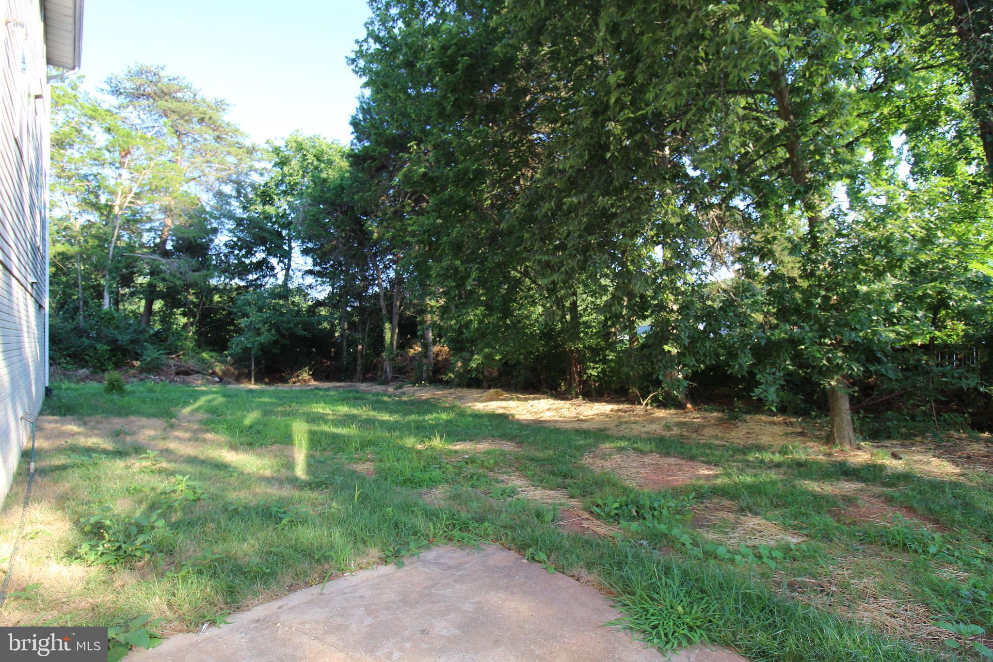 FIVE OAKS ESTATES - Residential Lease