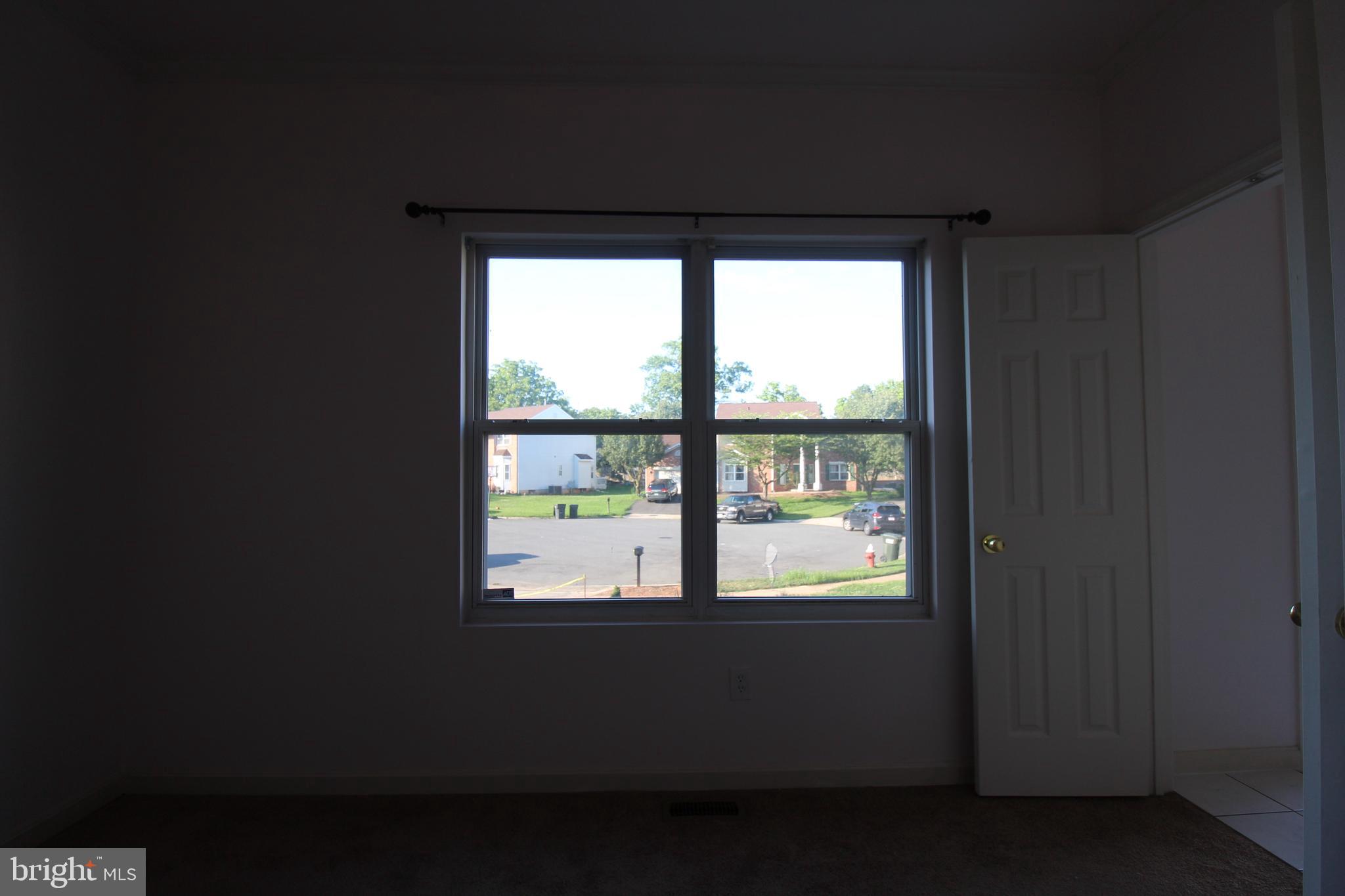 FIVE OAKS ESTATES - Residential Lease