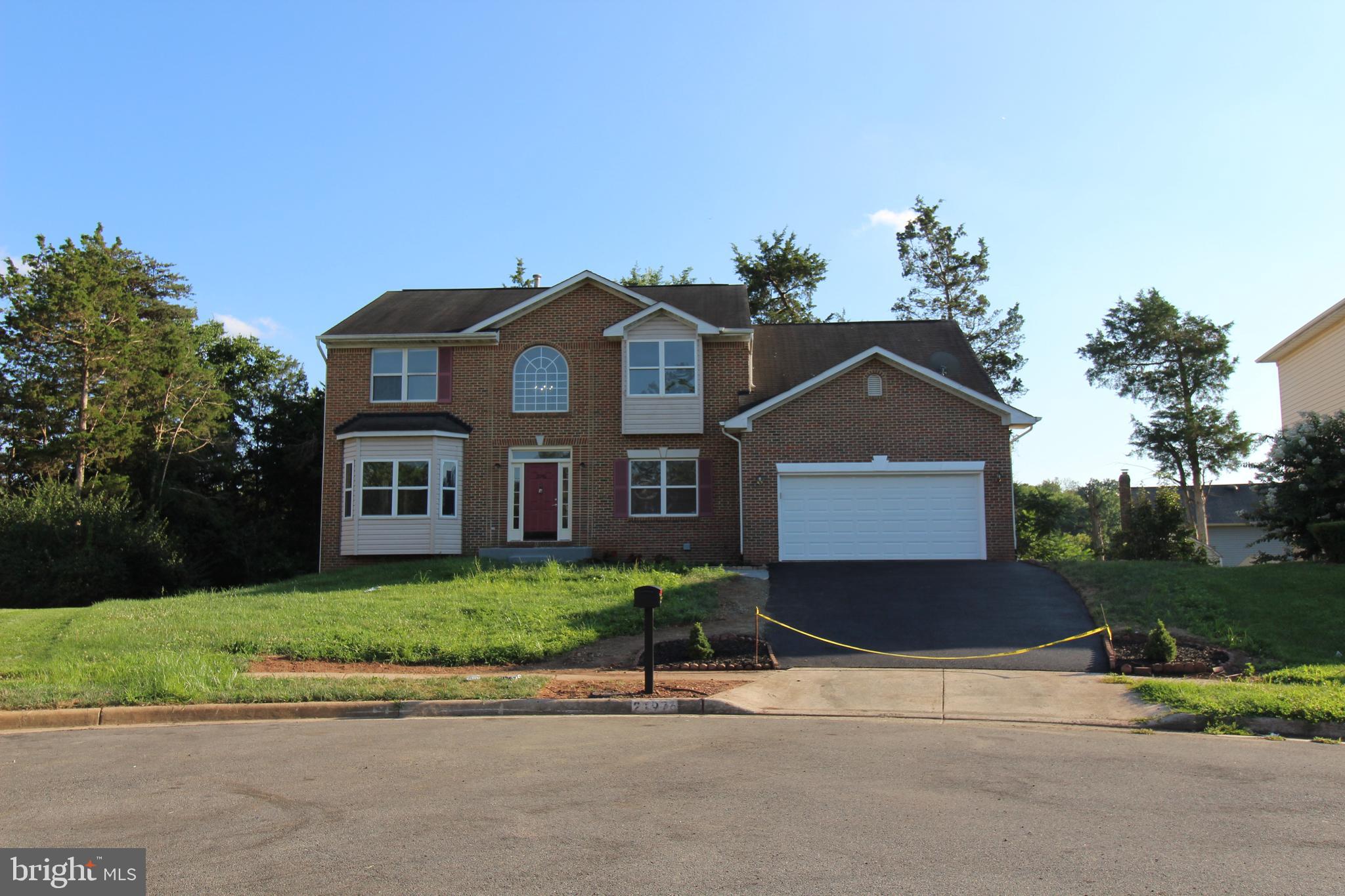 FIVE OAKS ESTATES - Residential Lease