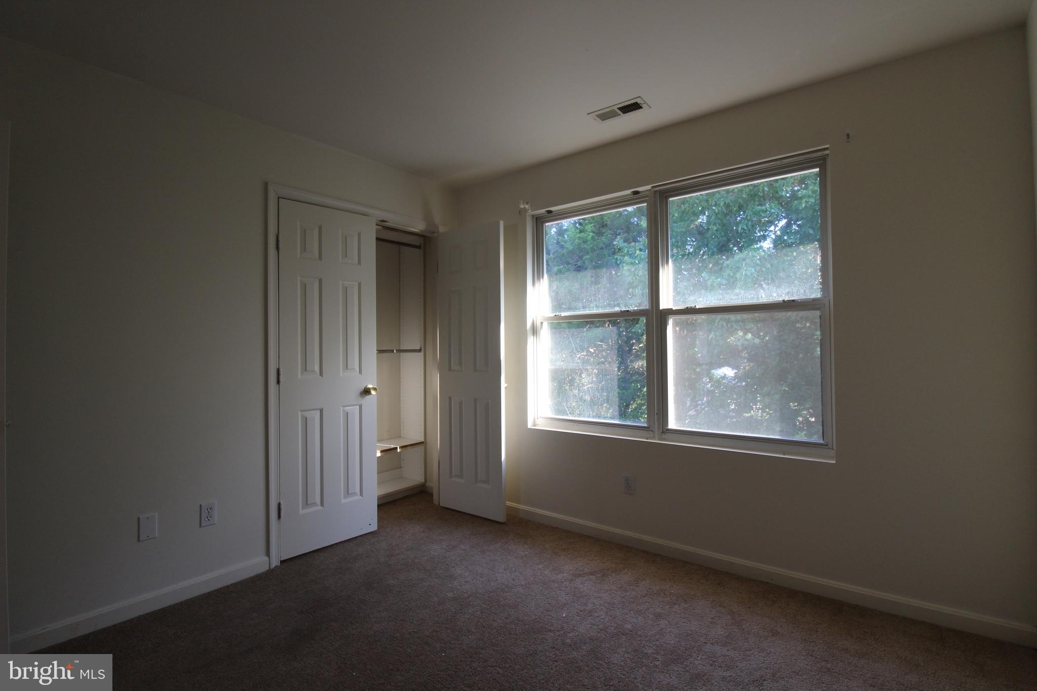 FIVE OAKS ESTATES - Residential Lease