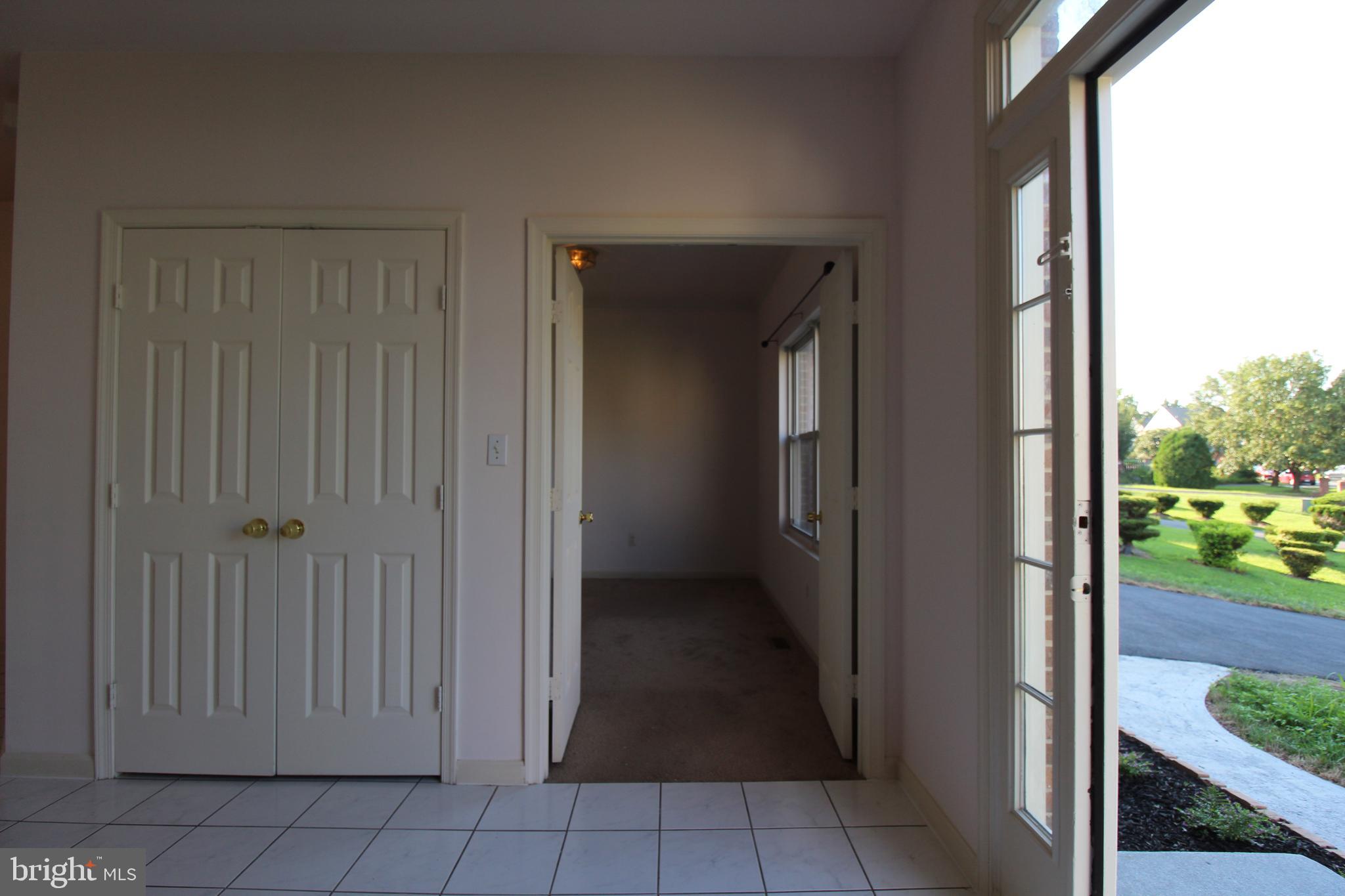 FIVE OAKS ESTATES - Residential Lease