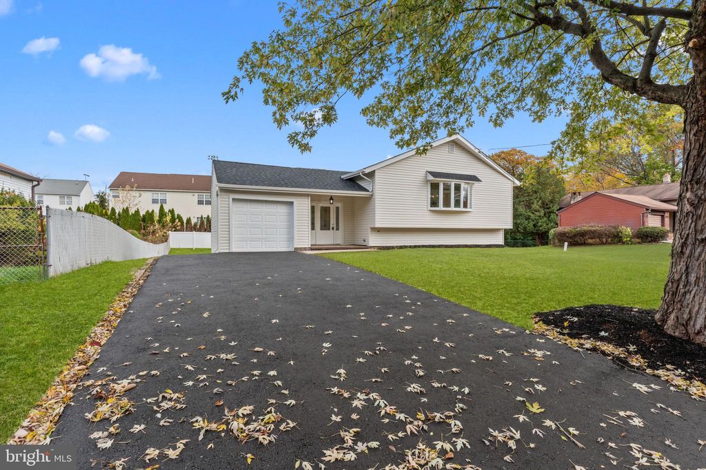 Photo of 100 E Endfield Road, FEASTERVILLE TREVOSE, PA 19053 (MLS # PABU2108766)