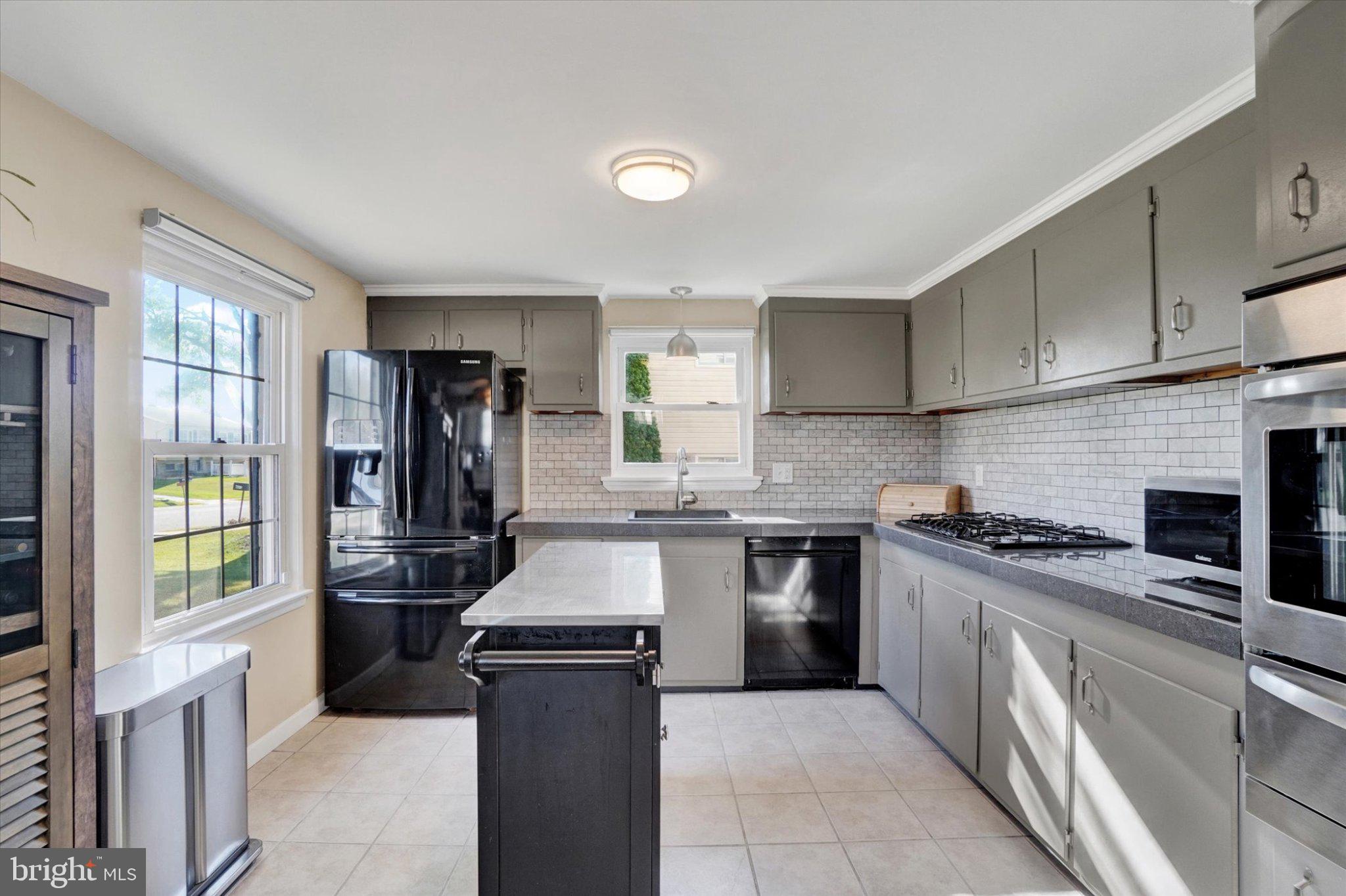 969 RICHWILL DRIVE