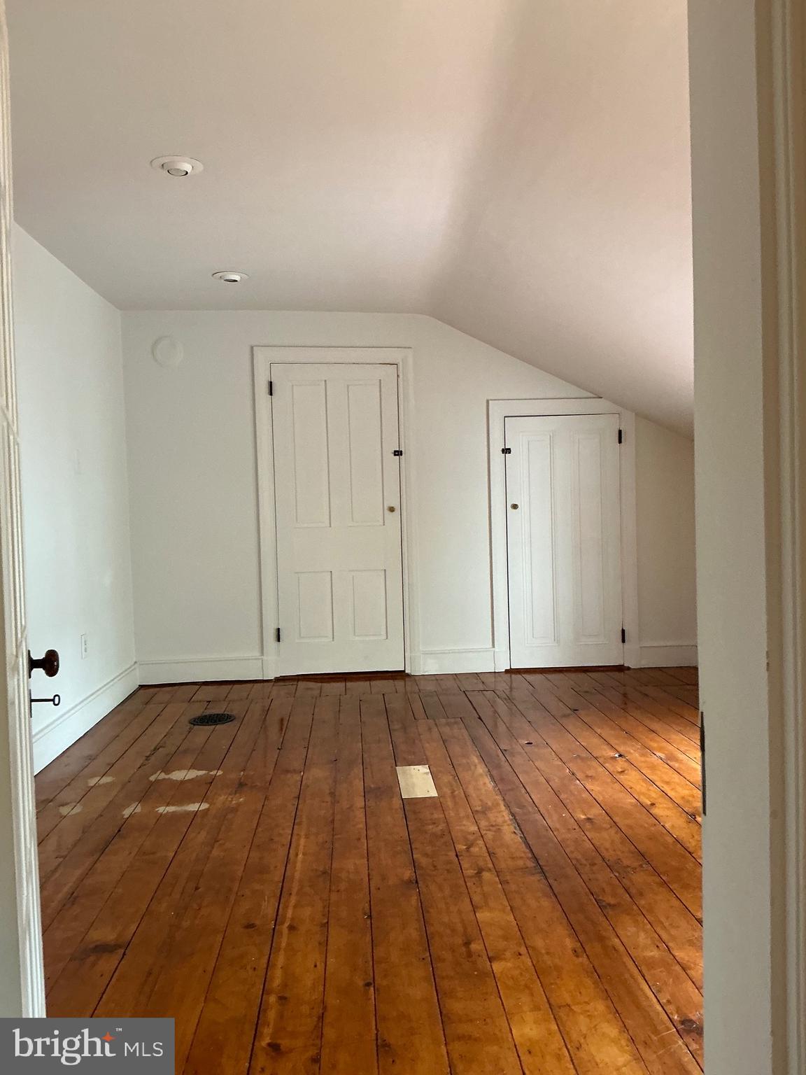 LIONVILLE - Residential