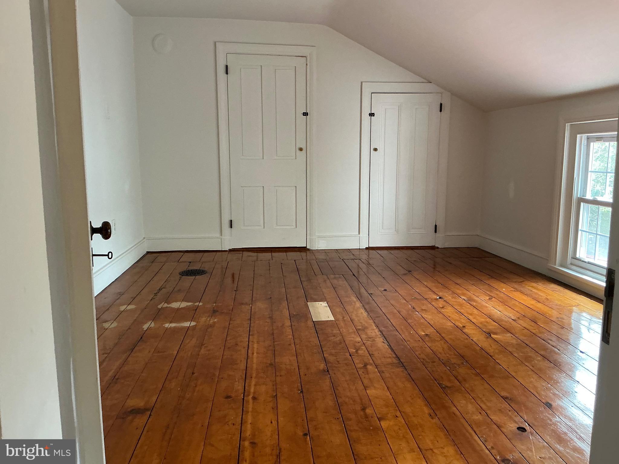 LIONVILLE - Residential