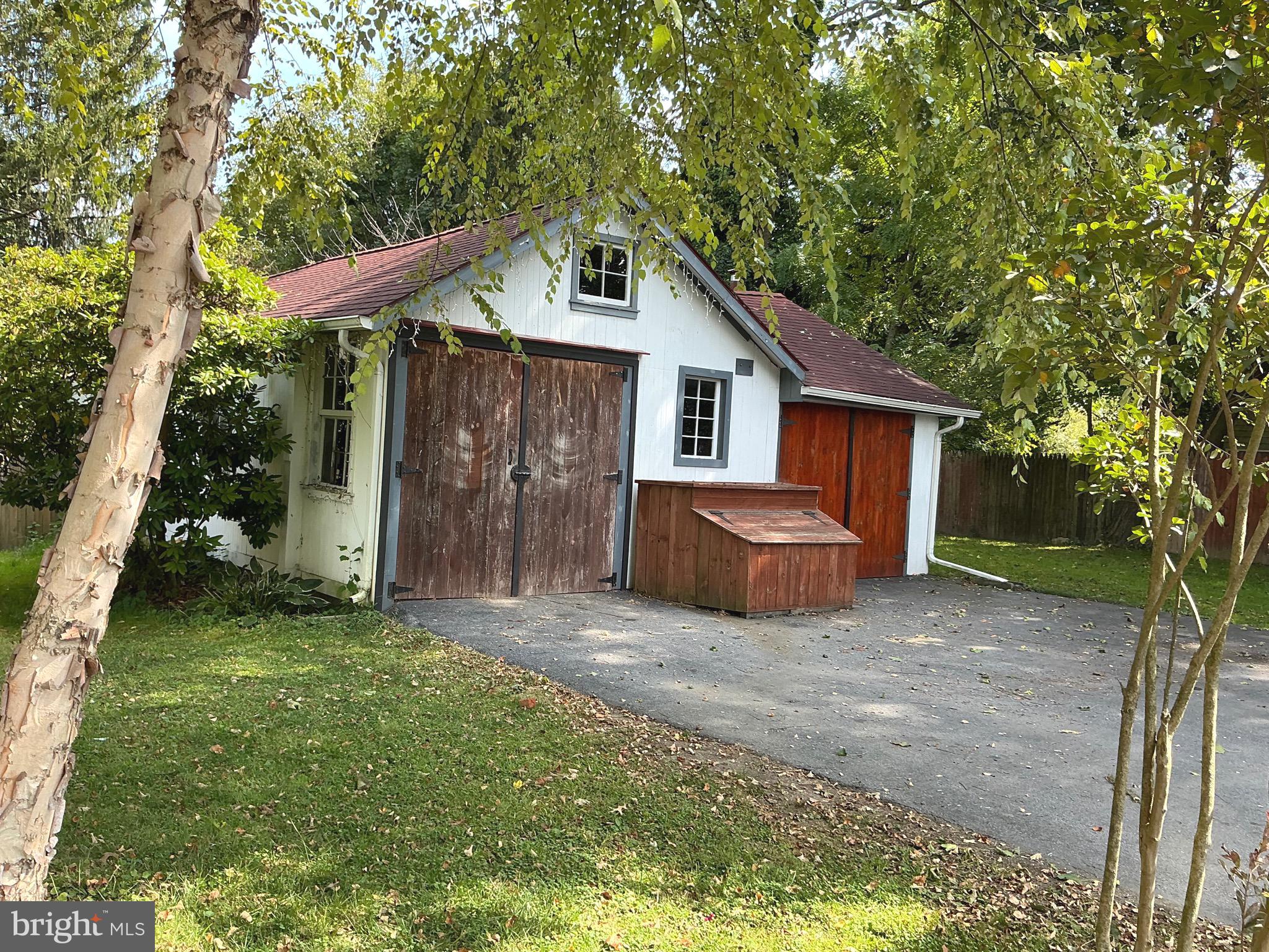 LIONVILLE - Residential