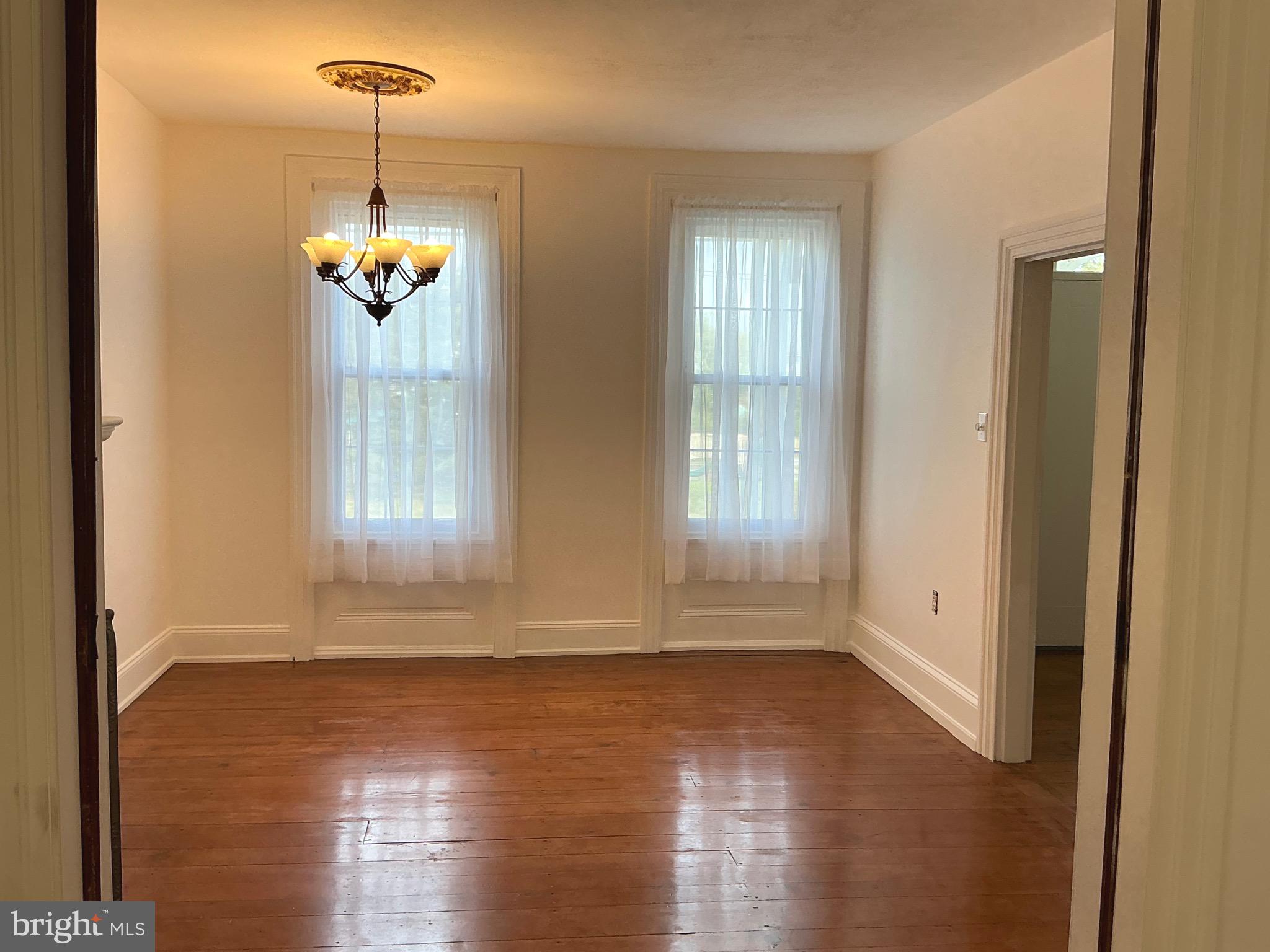 LIONVILLE - Residential