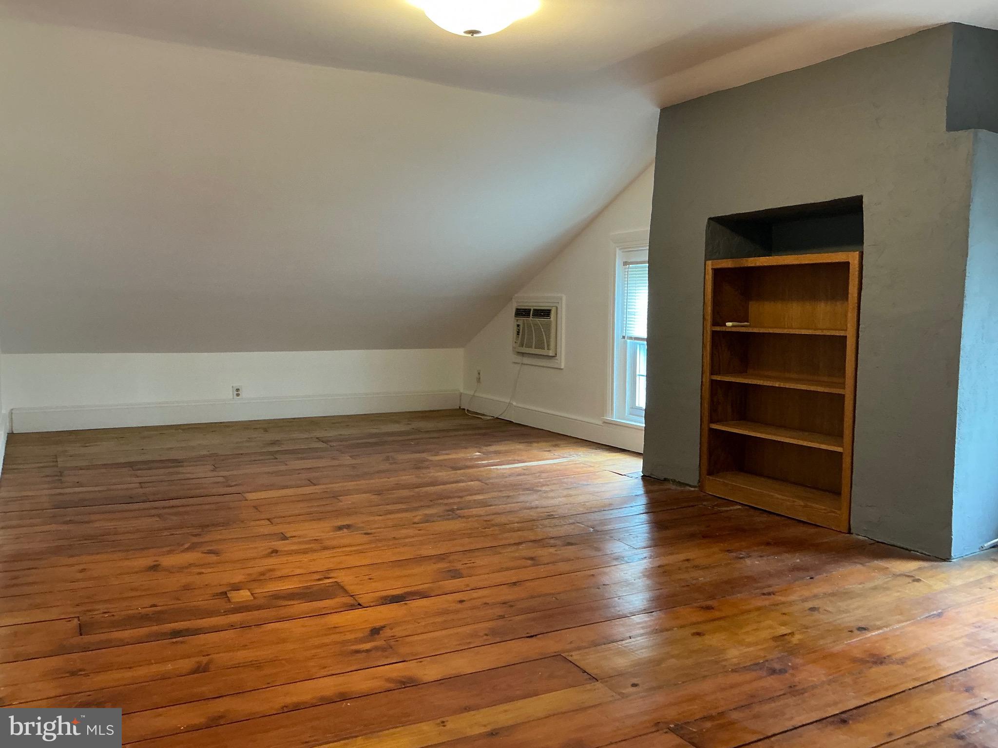 LIONVILLE - Residential