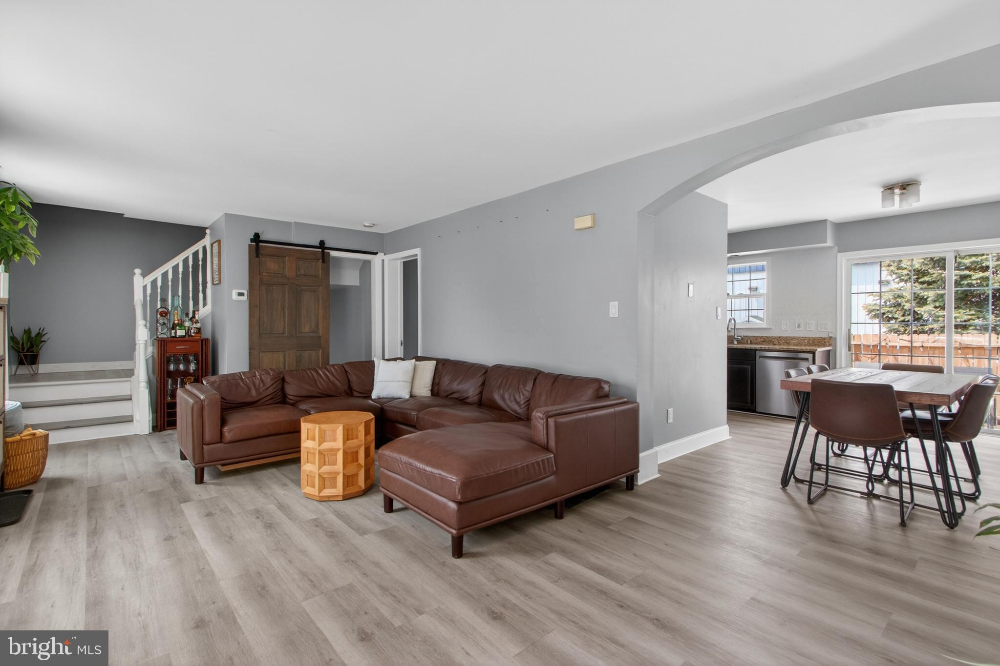 SOUTH STREET STATION - Residential