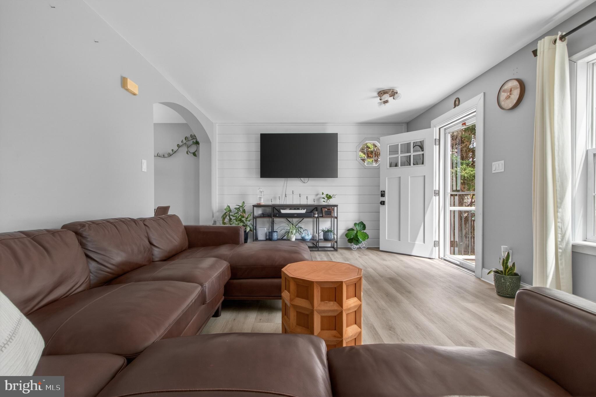 SOUTH STREET STATION - Residential