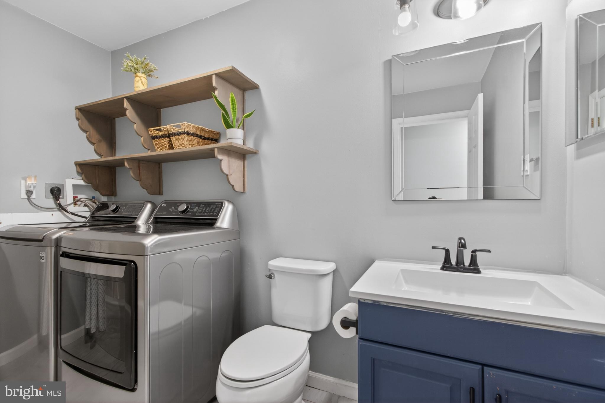 SOUTH STREET STATION - Residential