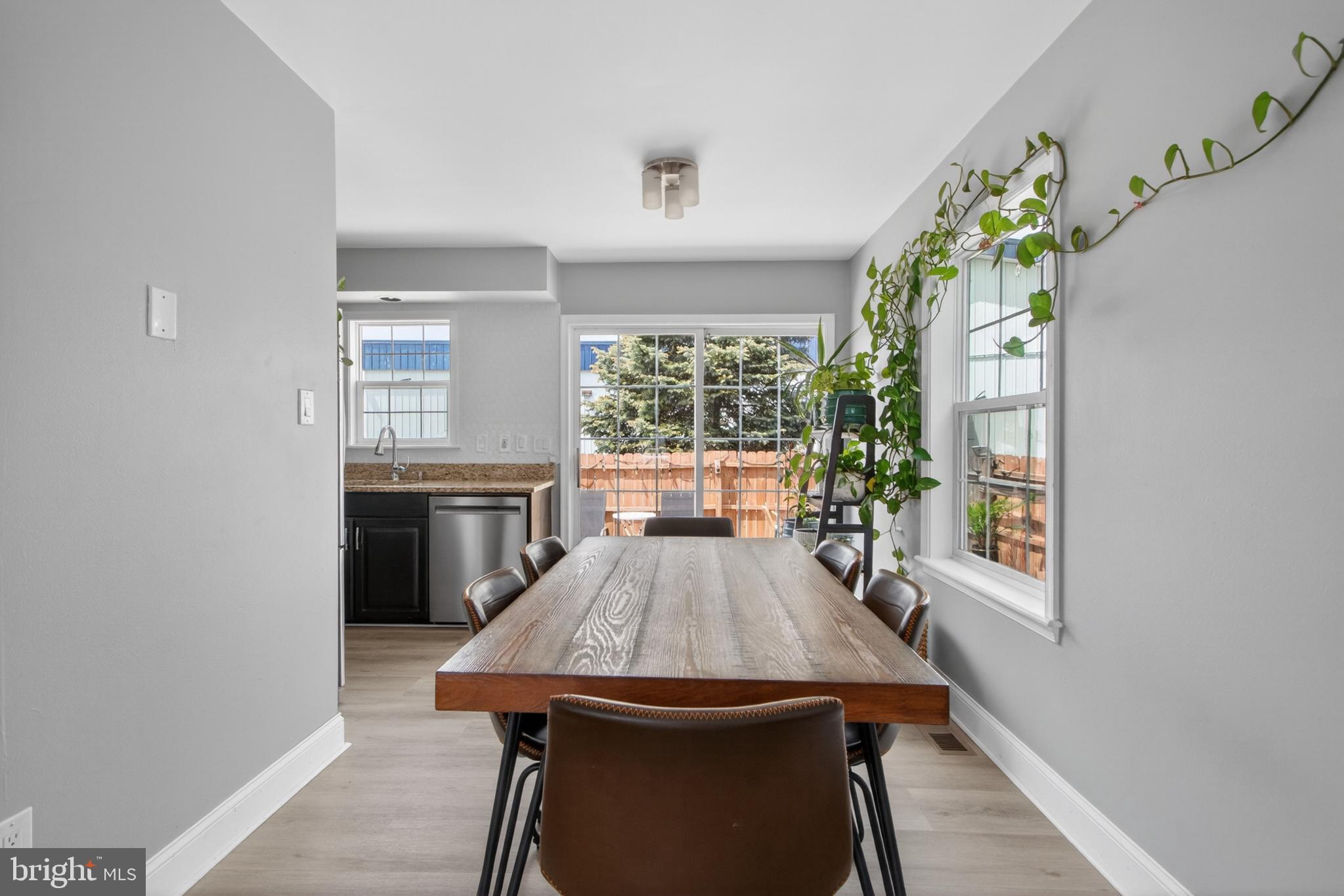 SOUTH STREET STATION - Residential