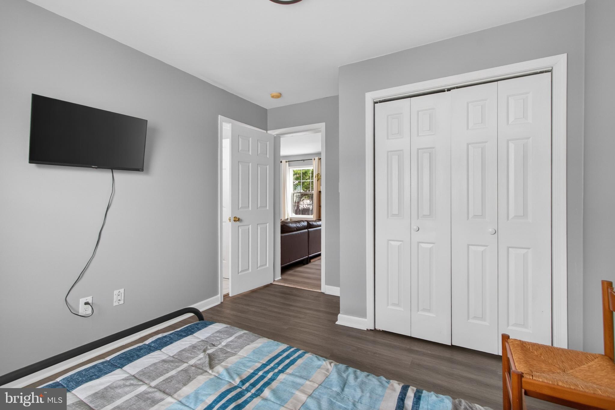 SOUTH STREET STATION - Residential
