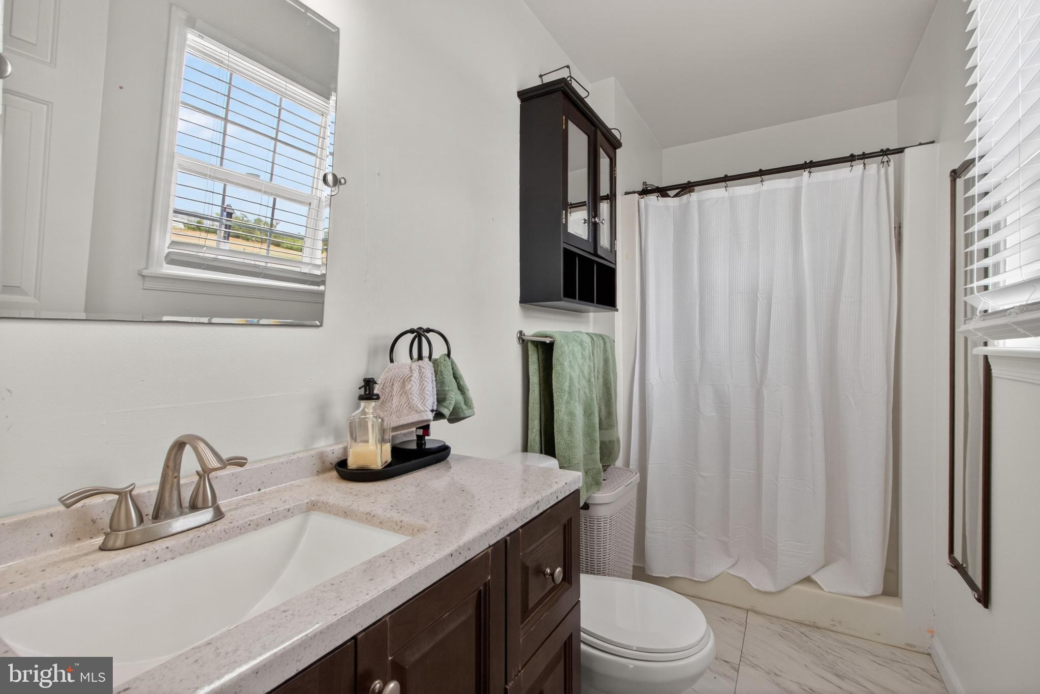 SOUTH STREET STATION - Residential
