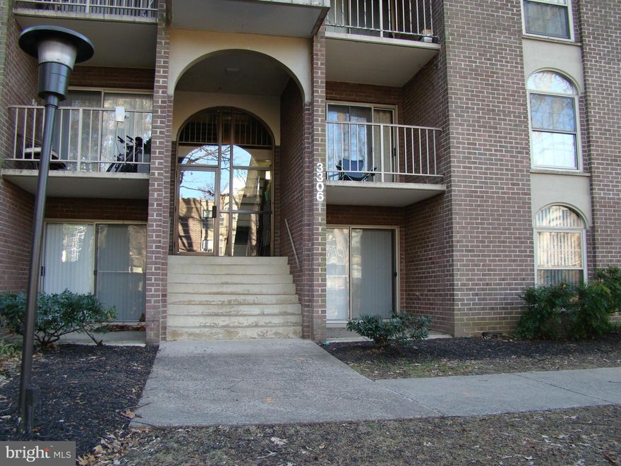 Fabulous 1ST FLR. 2 BED 1.5 BA W/ Eat in Kitchen , Dining and Living room. Well maintained with custom closets, paint, stainless steel appliances. FIOS ready. All rooms wired for phone, cable, ethernet. Walking distance to Inova Fairfax Hospital, Metro Bus, Pine Ridge park. Close to Dunn Loring metro.Easy access to 495, express lanes, route 50, 29, 66. Utilities included.Pool ,Tennis Ct ,Comm.Cntr