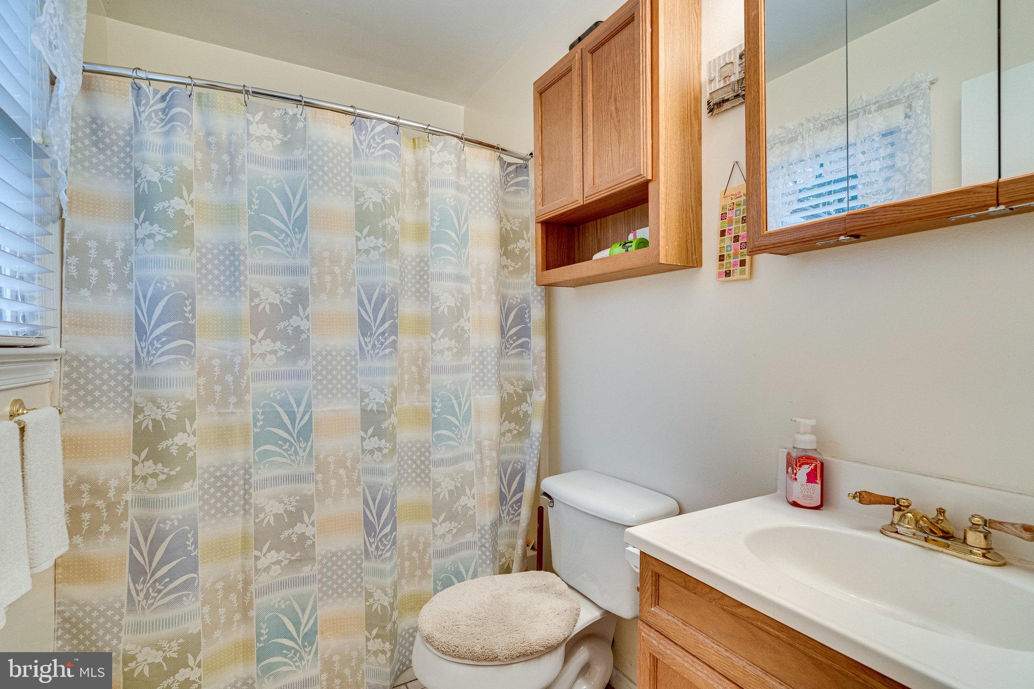 OLD FIELD ESTATES - Residential