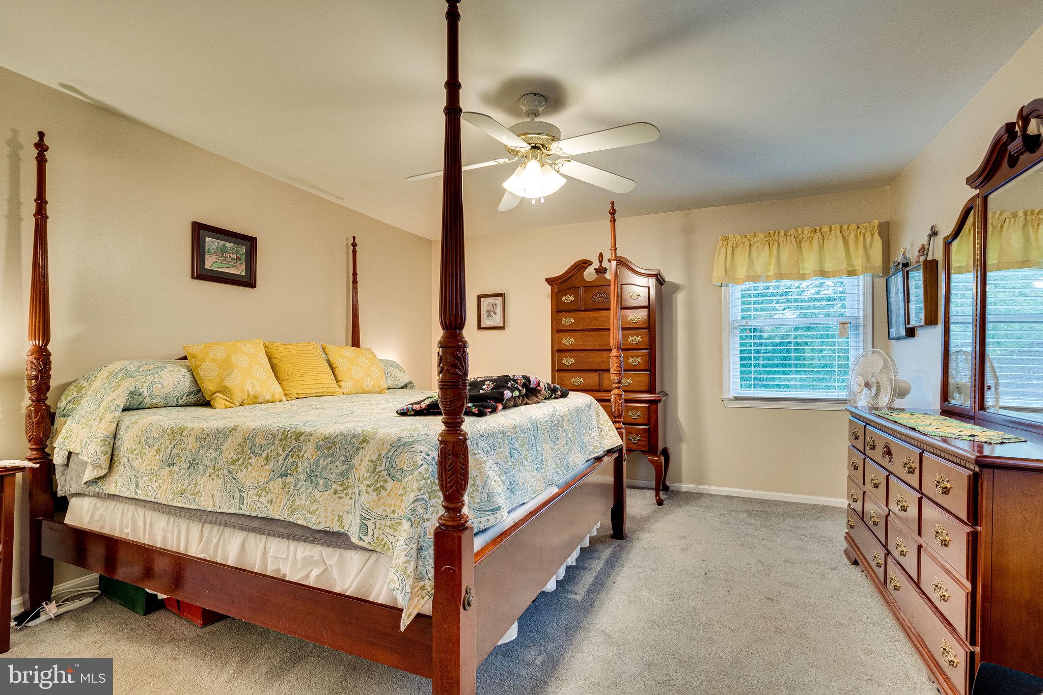 OLD FIELD ESTATES - Residential