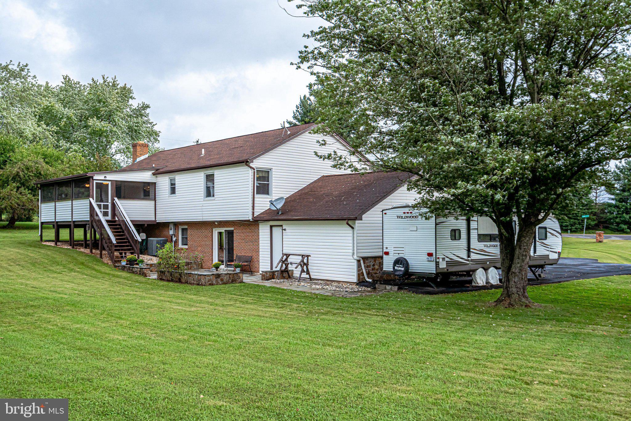 OLD FIELD ESTATES - Residential