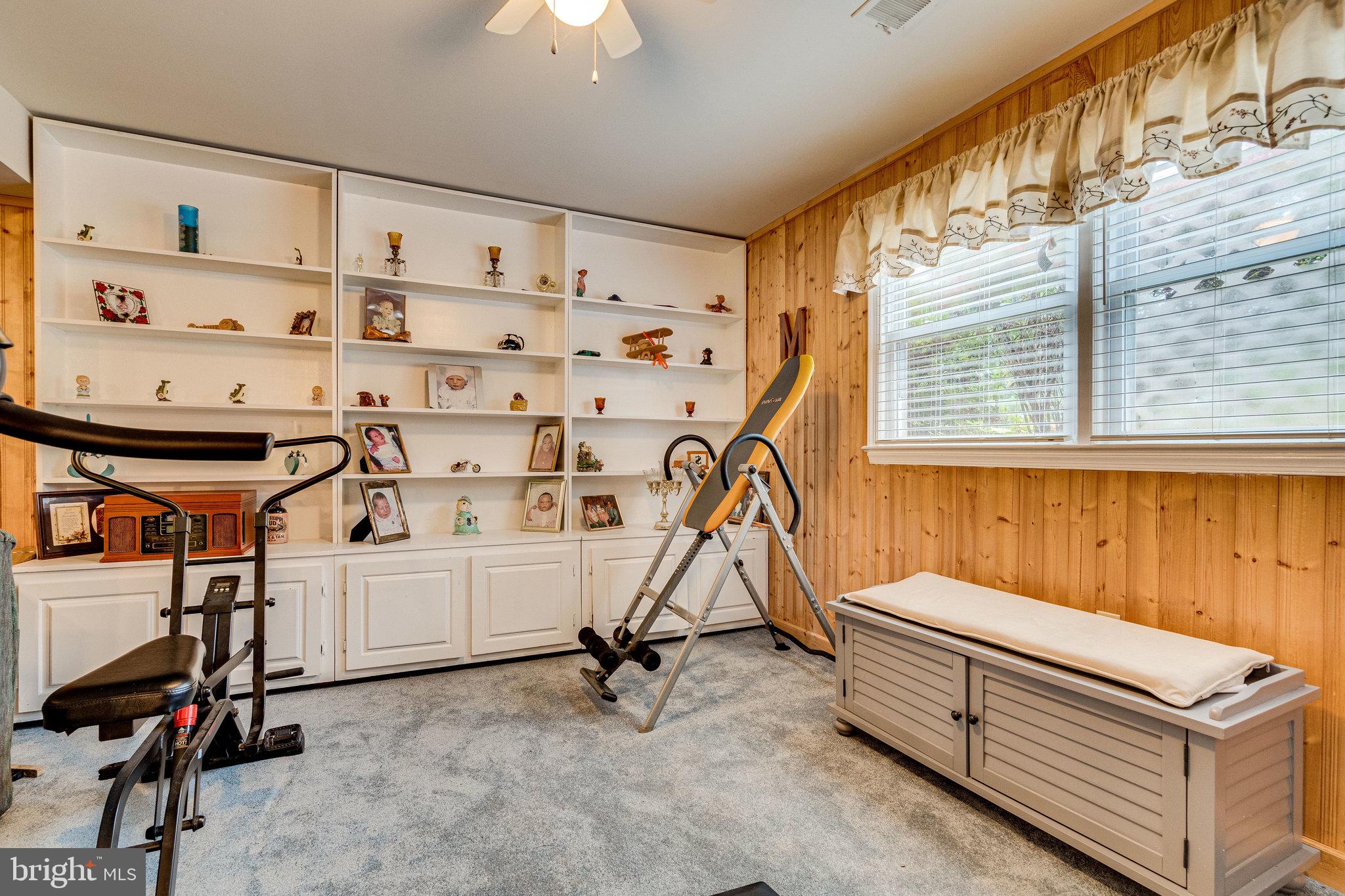 OLD FIELD ESTATES - Residential