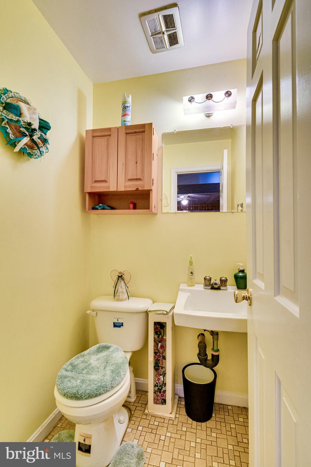 OLD FIELD ESTATES - Residential