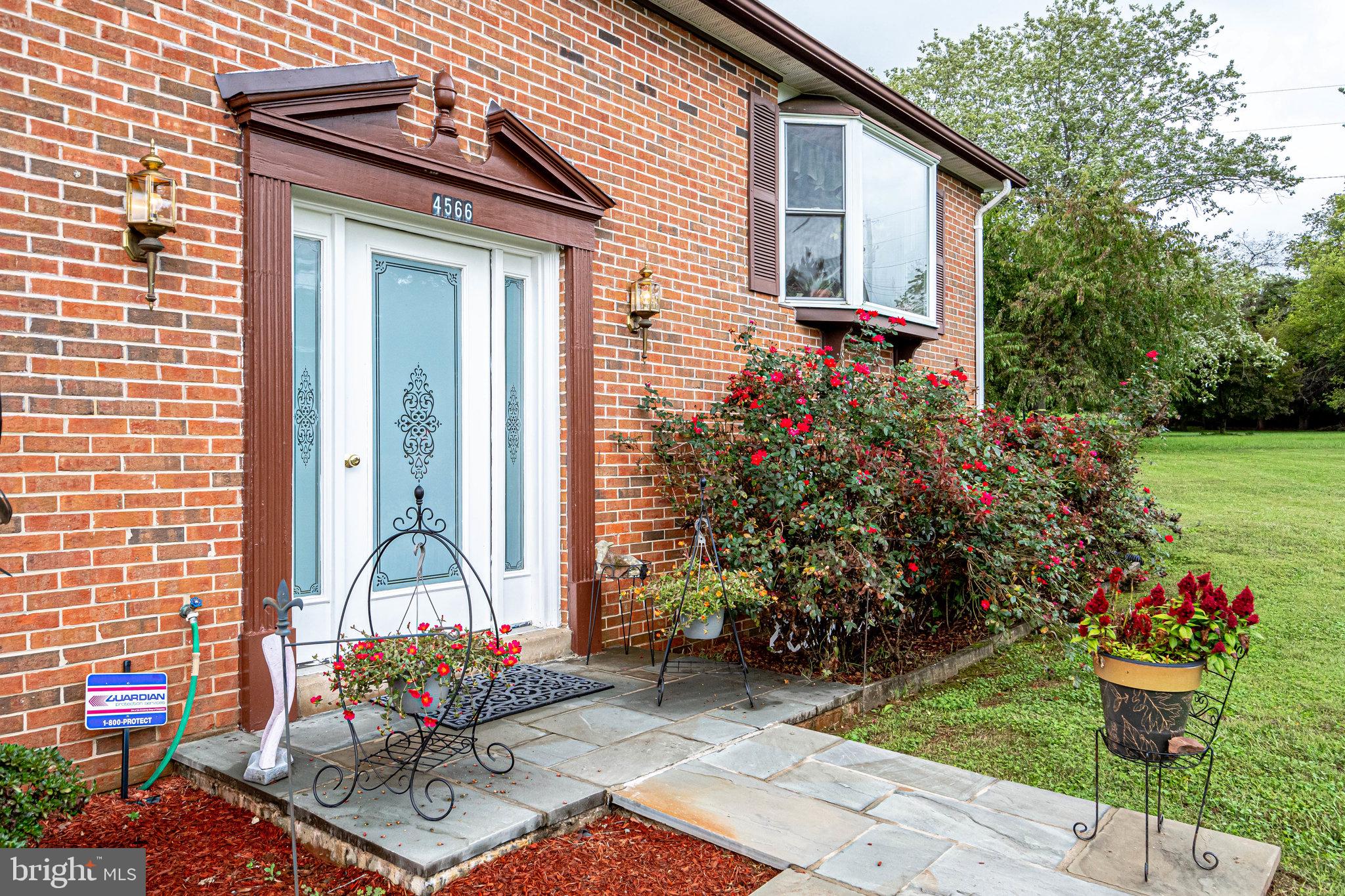 OLD FIELD ESTATES - Residential