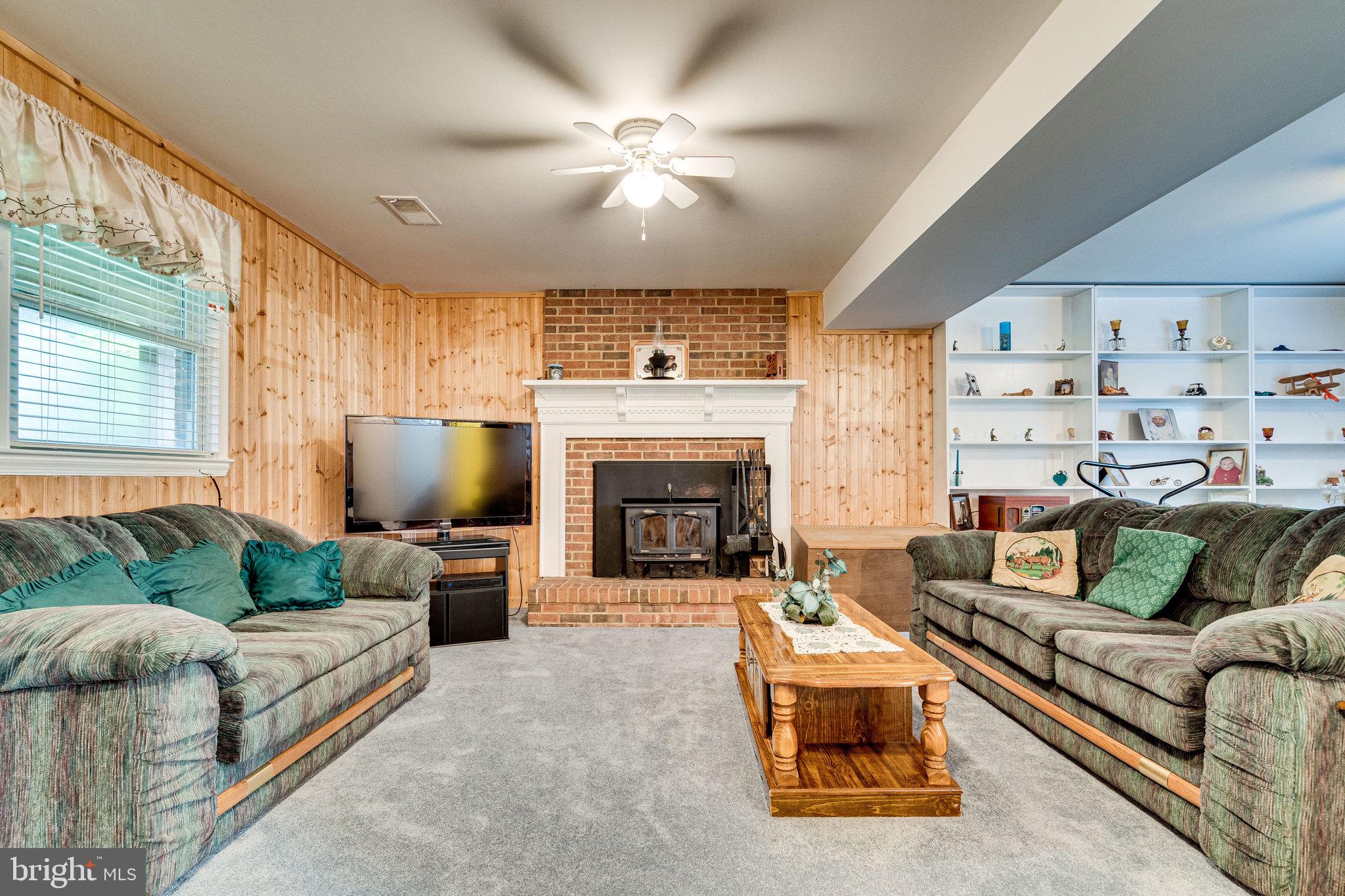 OLD FIELD ESTATES - Residential