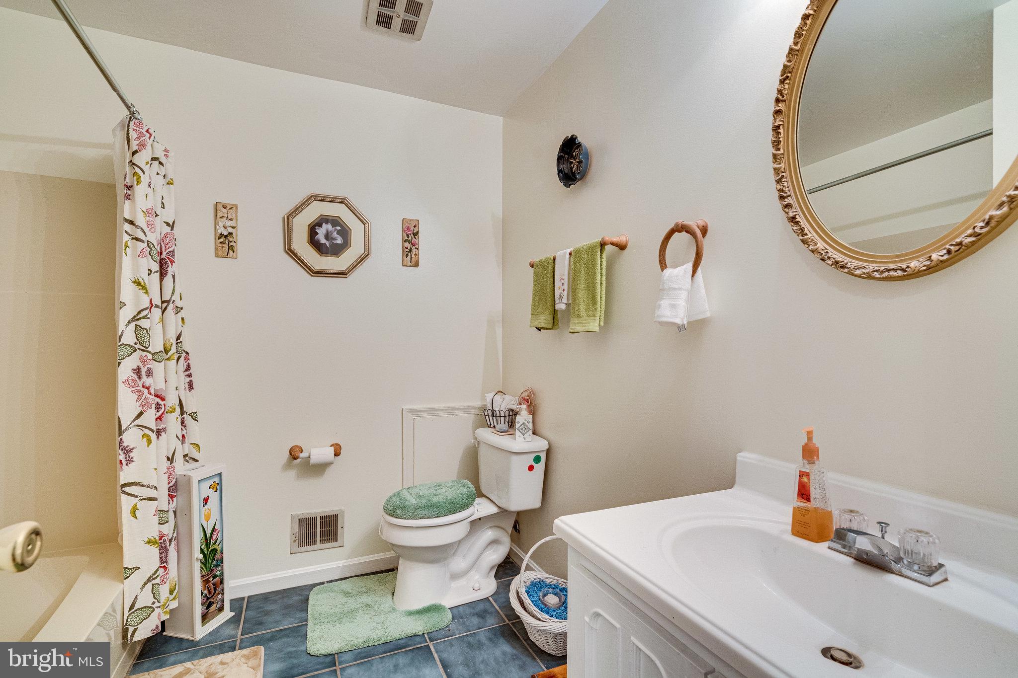 OLD FIELD ESTATES - Residential