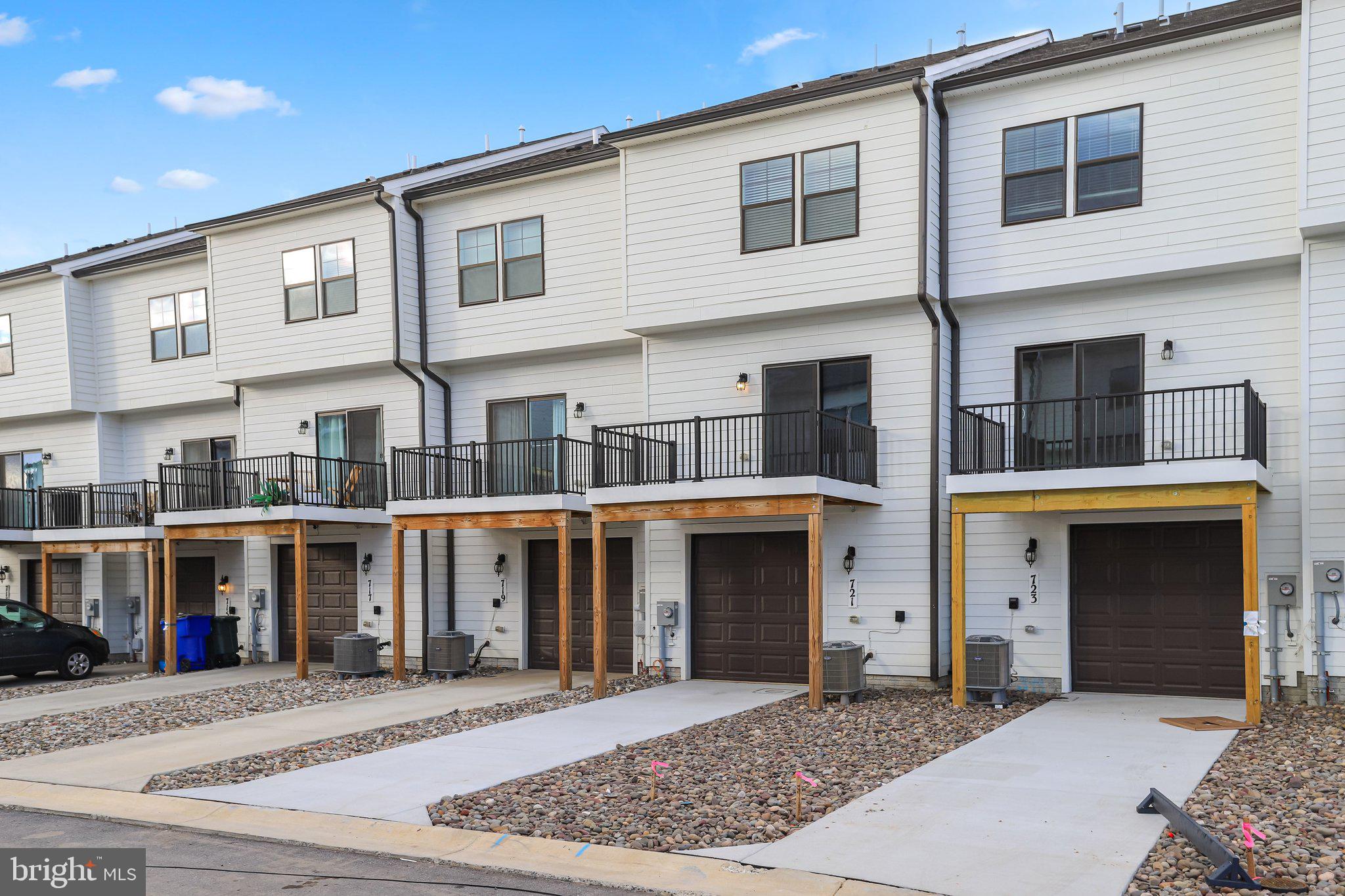 WESTVIEW SOUTH - Residential Lease