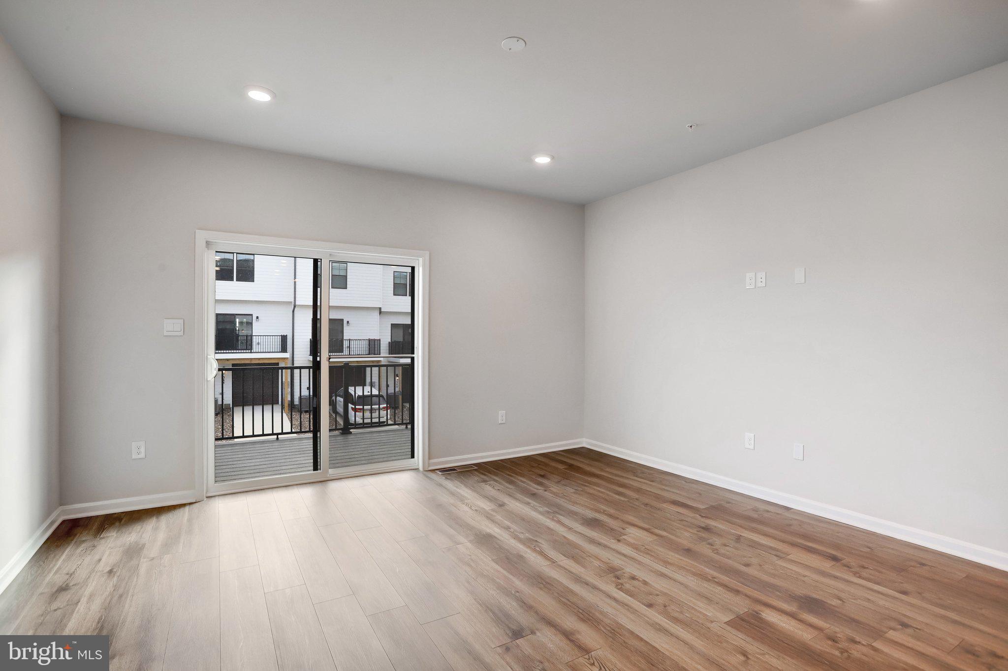 WESTVIEW SOUTH - Residential Lease