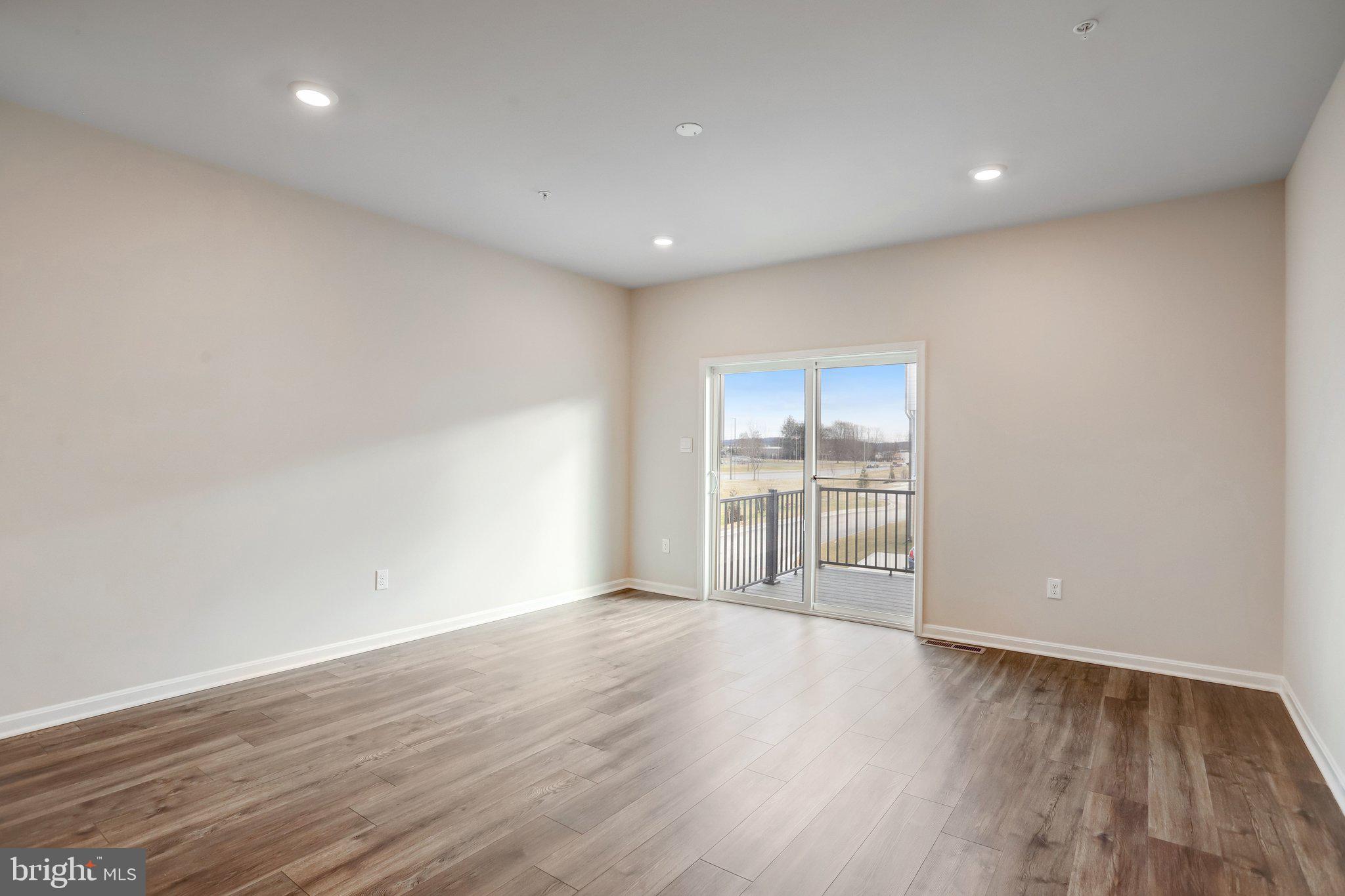 WESTVIEW SOUTH - Residential Lease