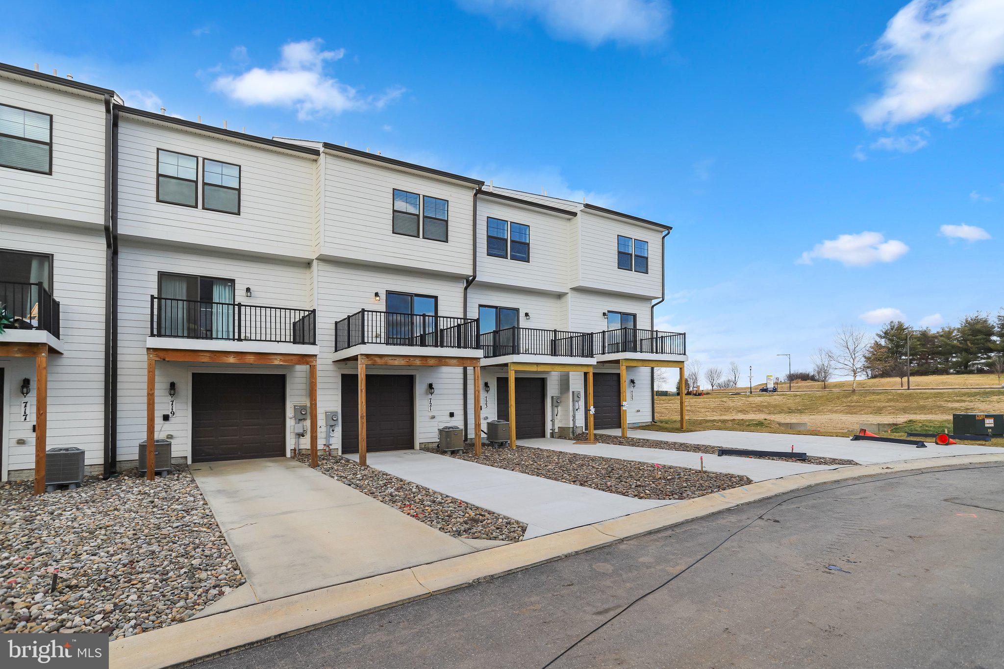 WESTVIEW SOUTH - Residential Lease