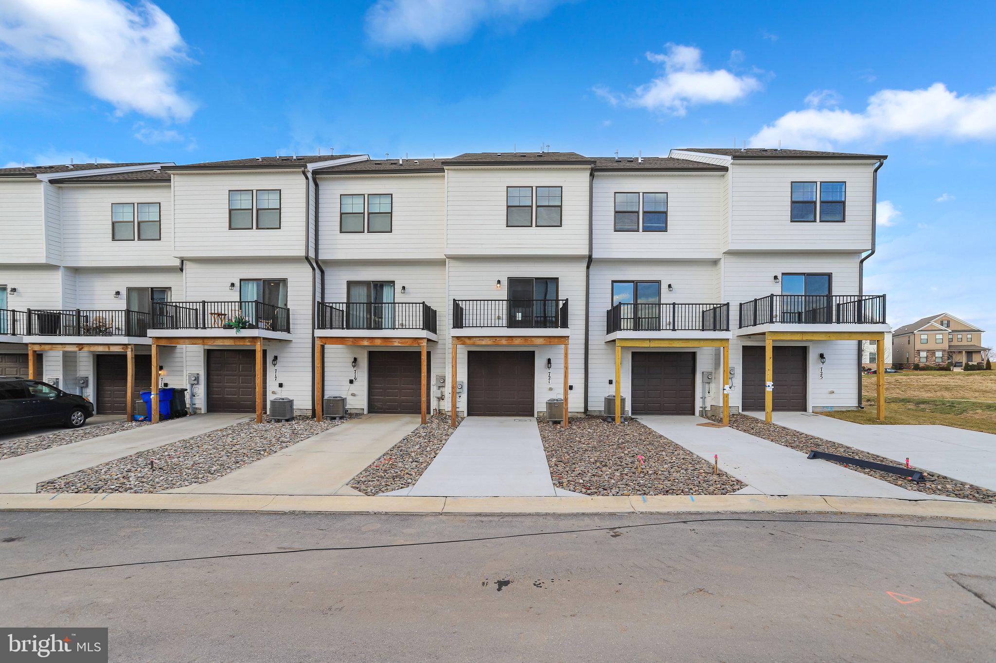 WESTVIEW SOUTH - Residential Lease