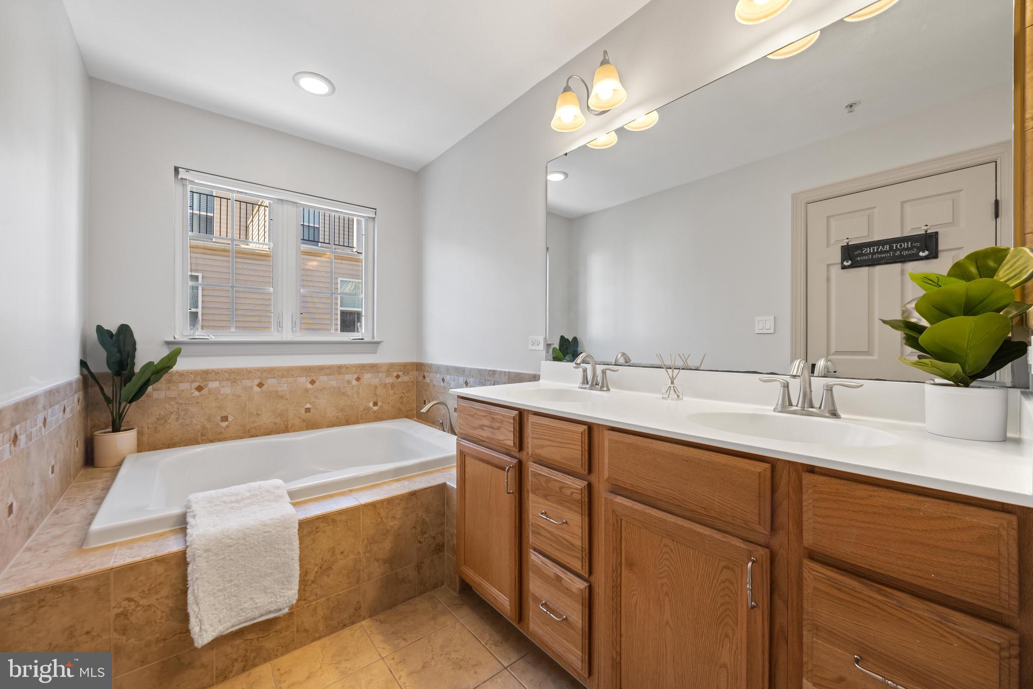 GREEKTOWN - Residential