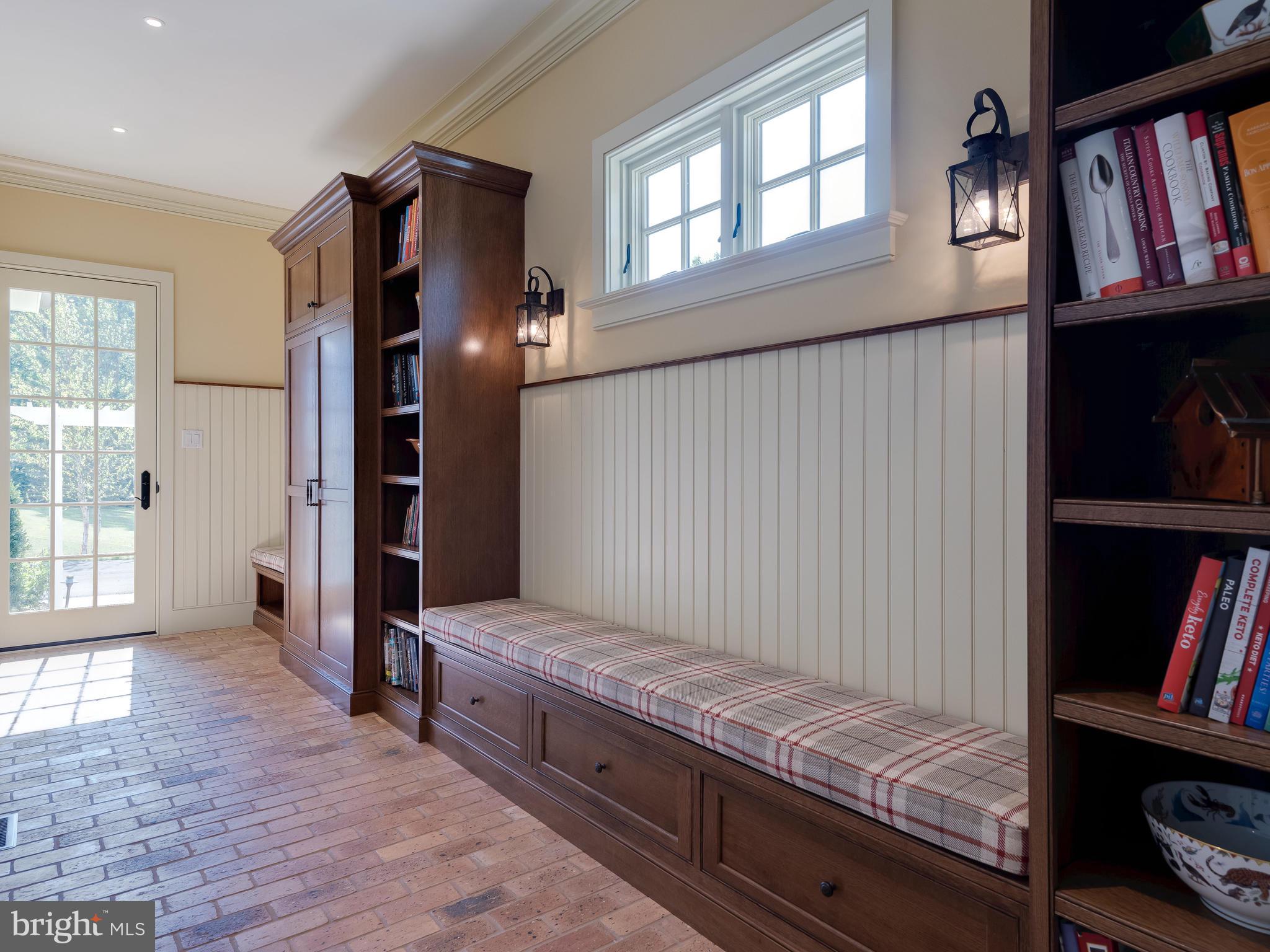 SPRING MEADOW FARM - Residential