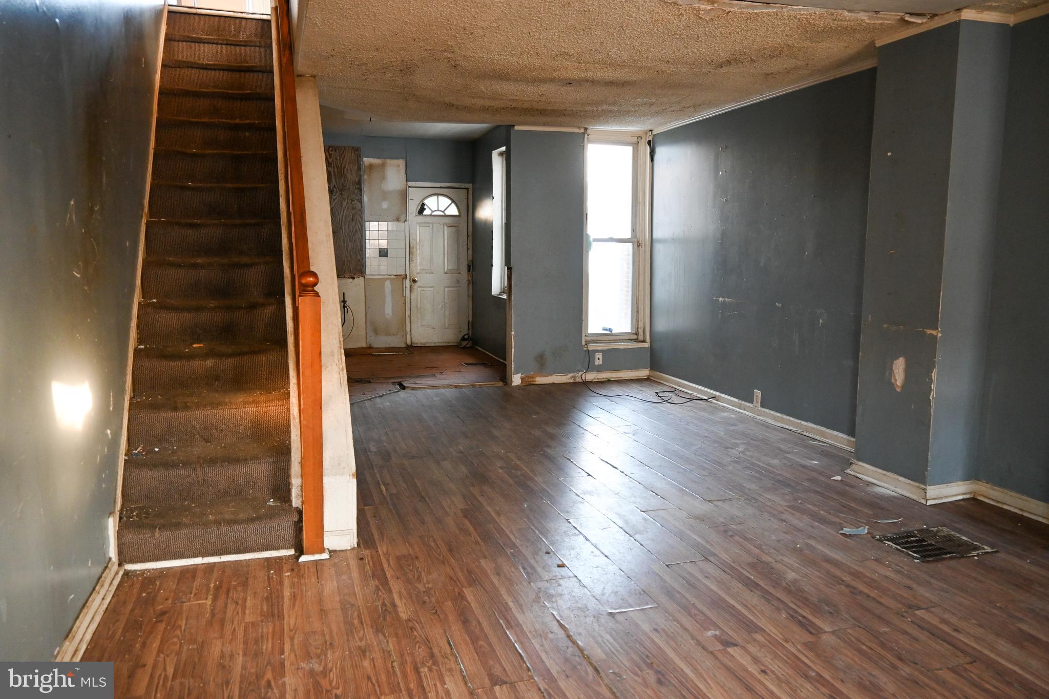 547 S SALFORD STREET