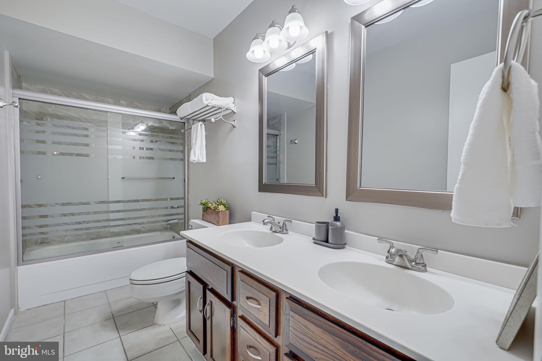 DUNLOP HILLS - Residential