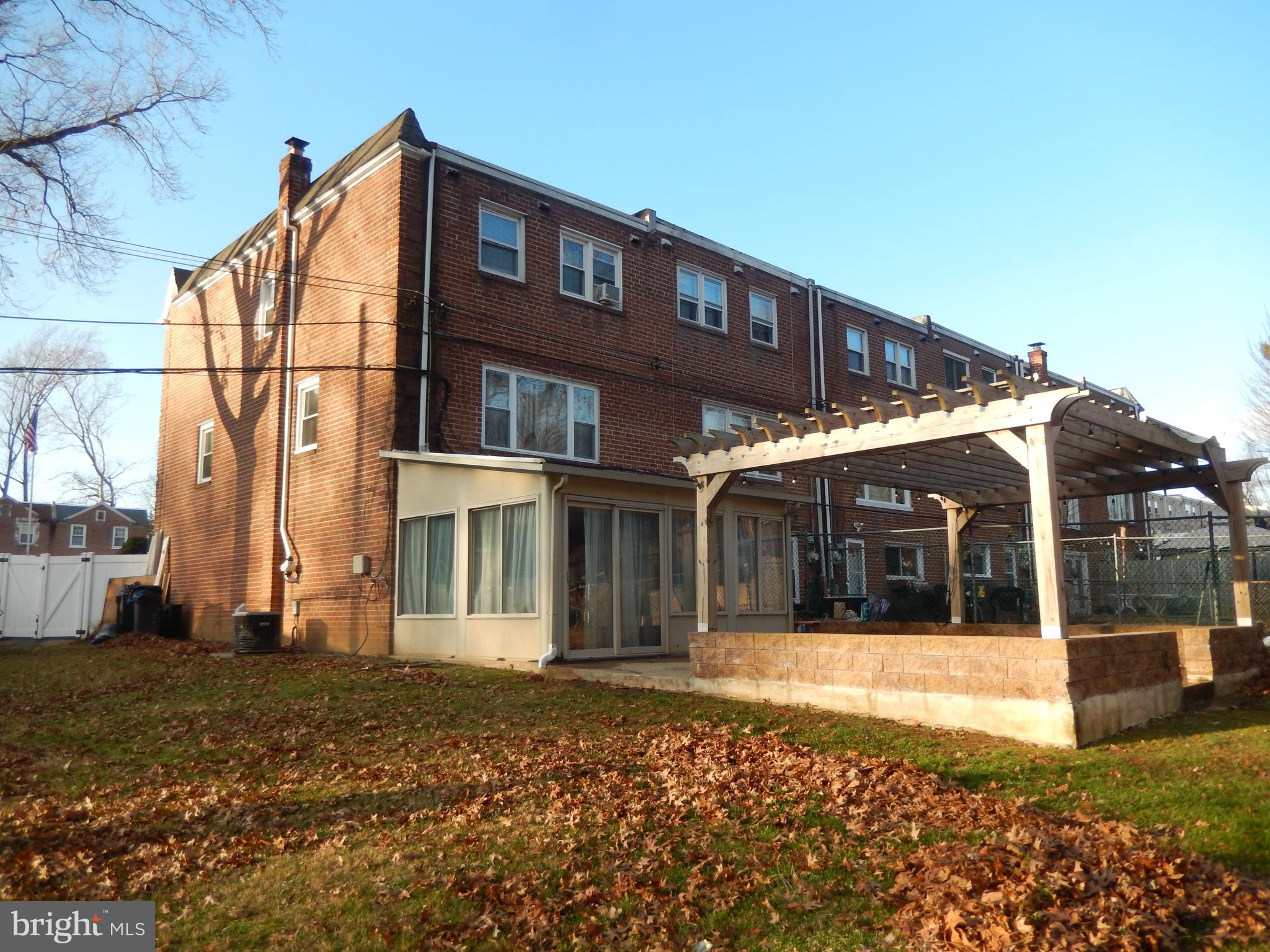 ASHTON-WOODENBRIDGE - Residential