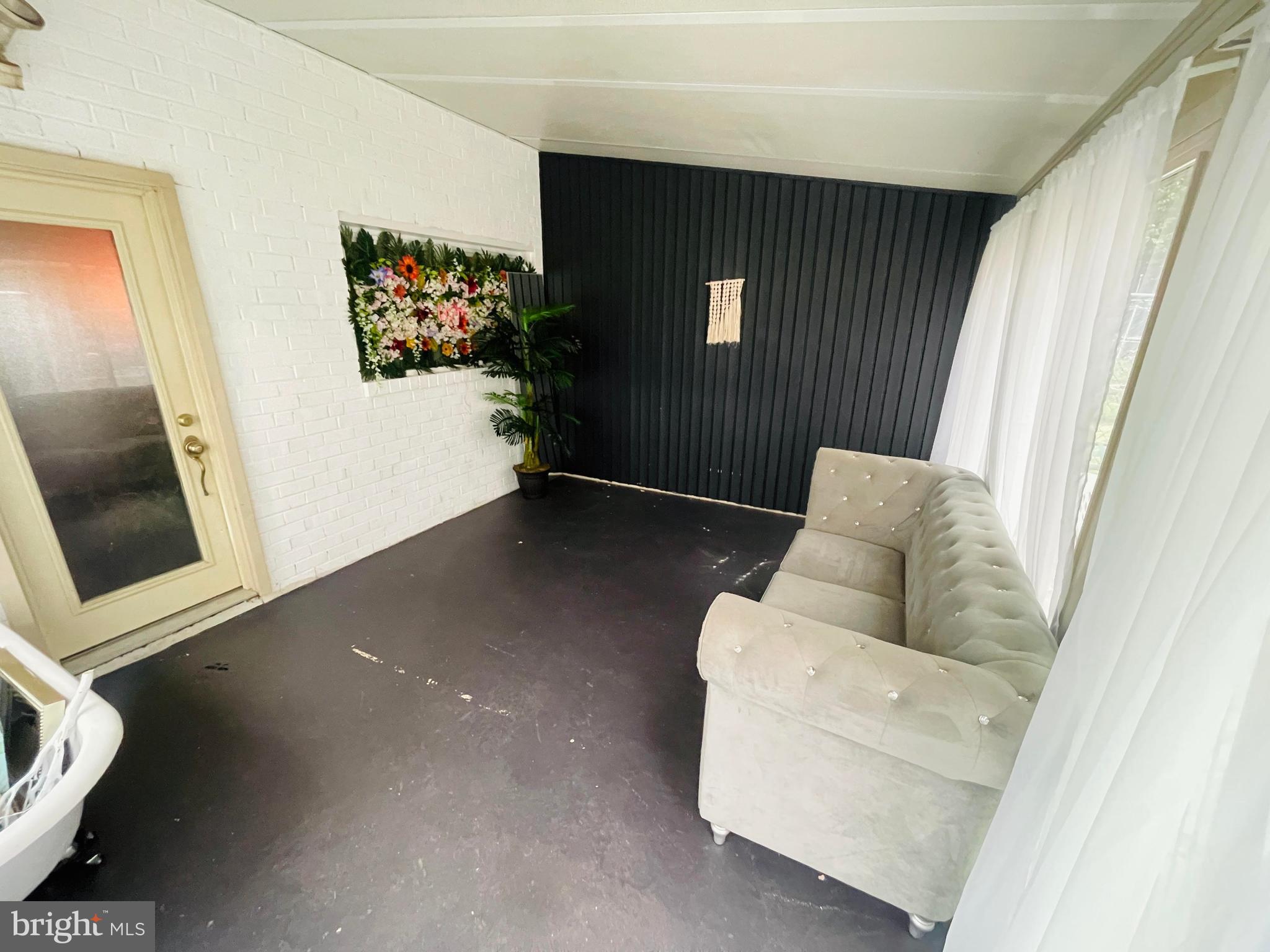 ASHTON-WOODENBRIDGE - Residential