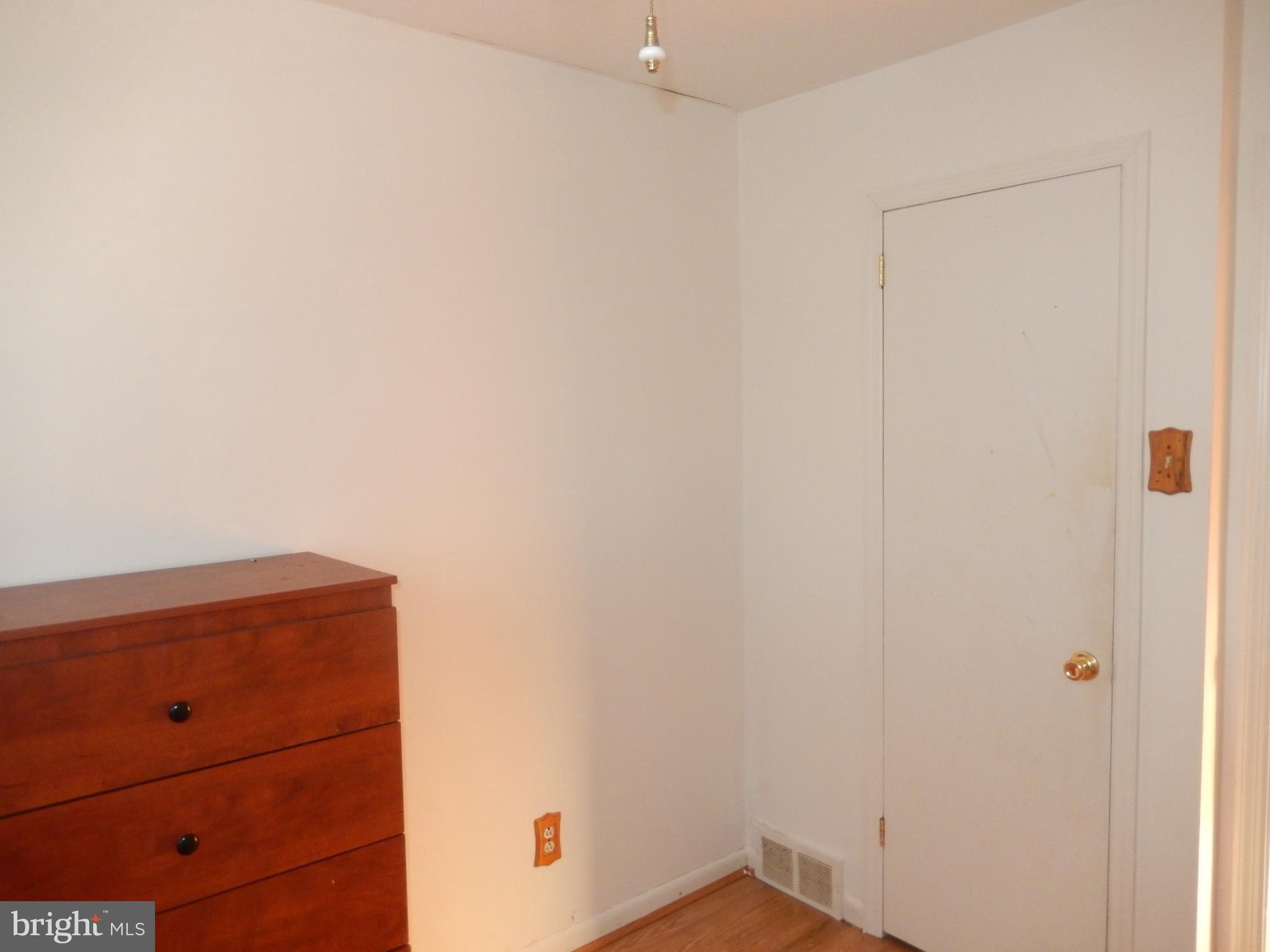 ASHTON-WOODENBRIDGE - Residential