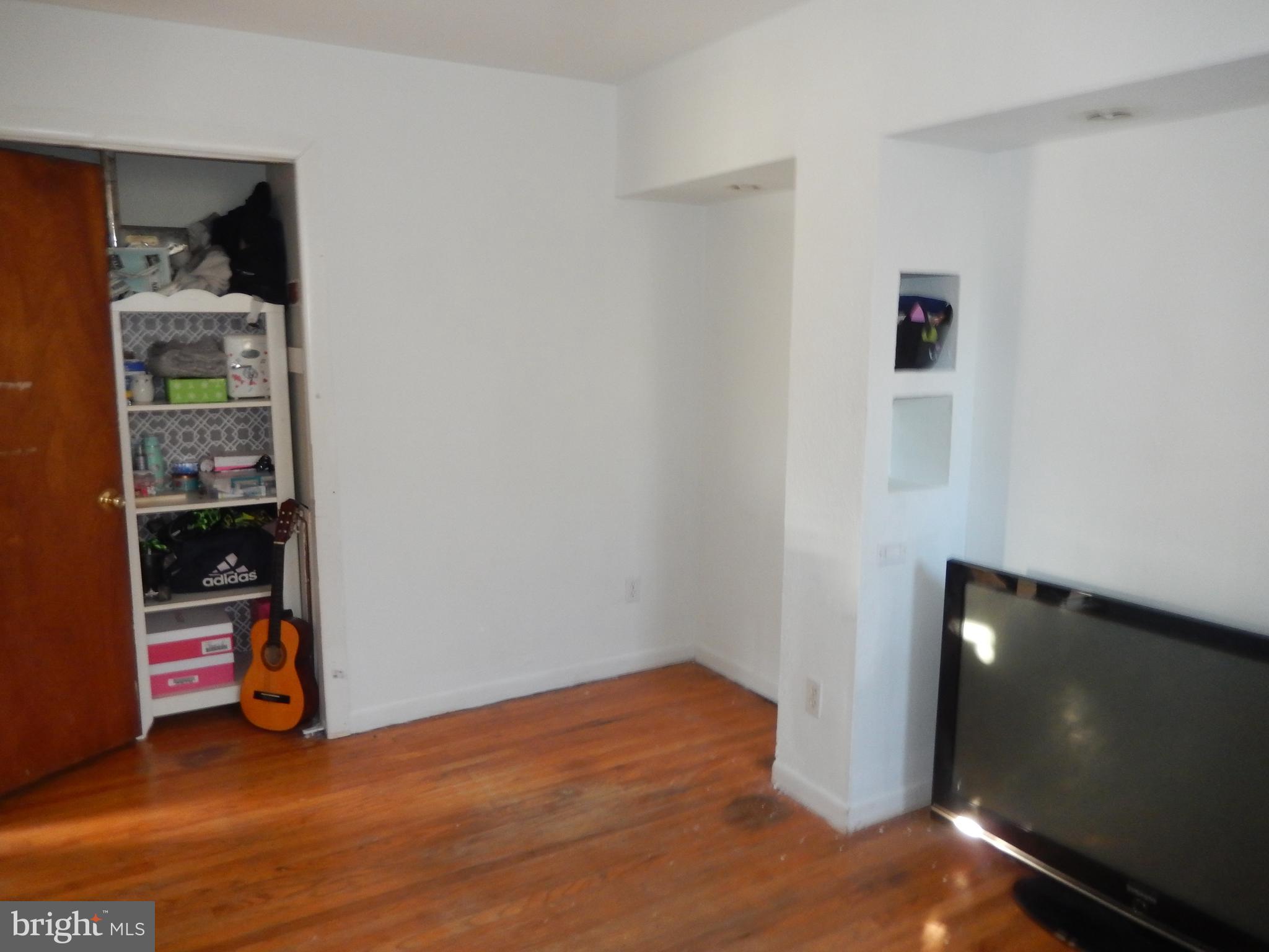 ASHTON-WOODENBRIDGE - Residential