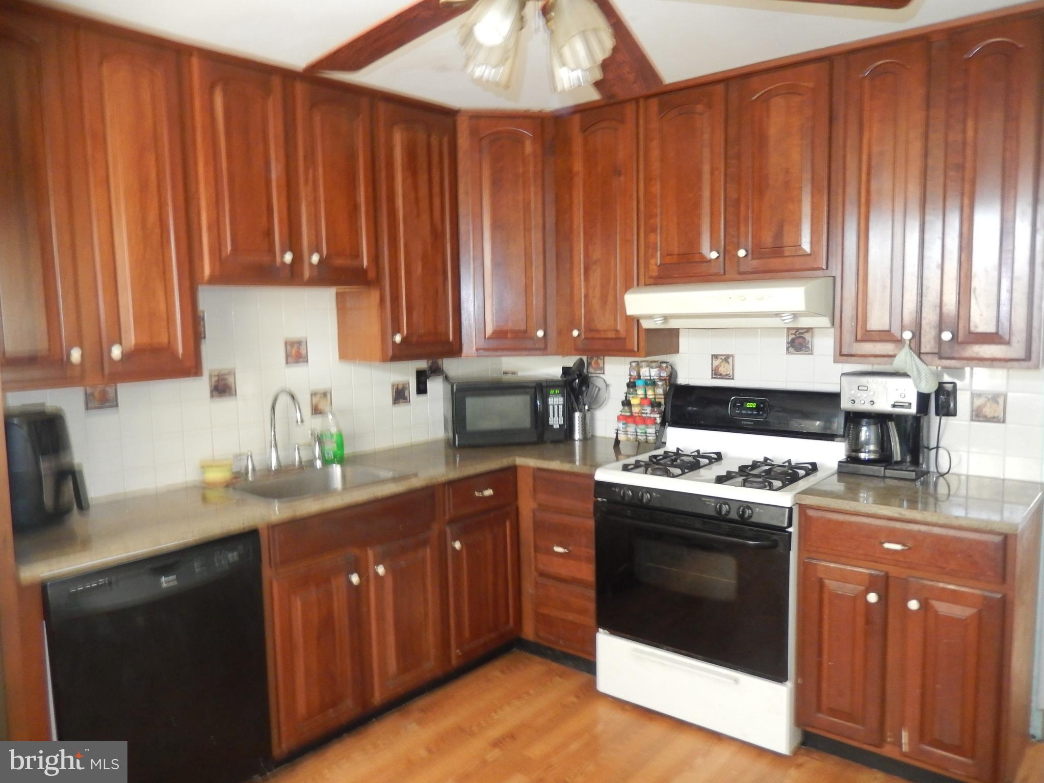 ASHTON-WOODENBRIDGE - Residential