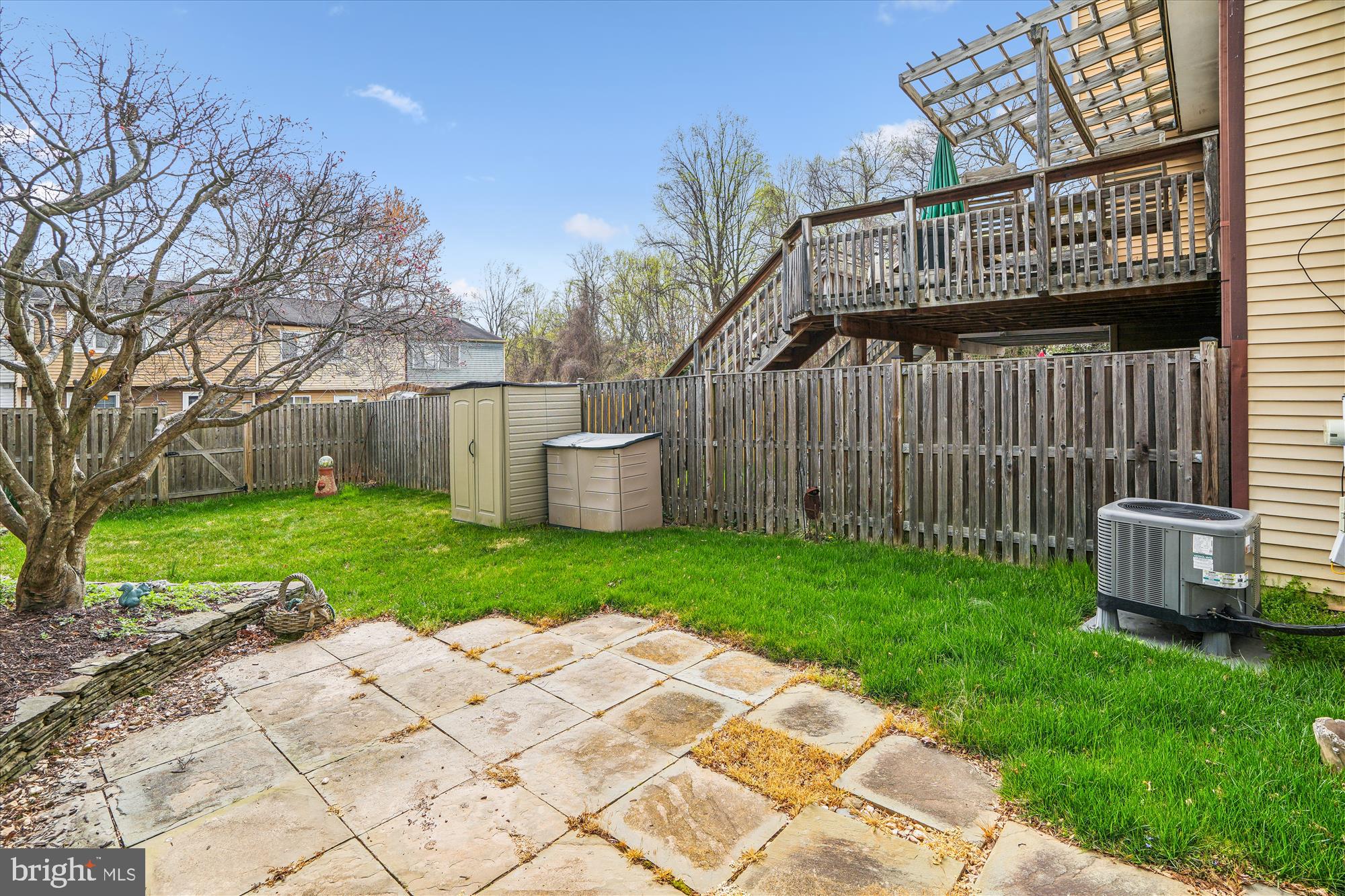 OAK SPRINGS - Residential