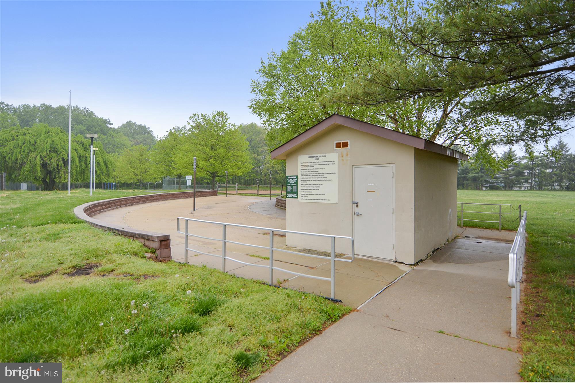 OAK SPRINGS - Residential