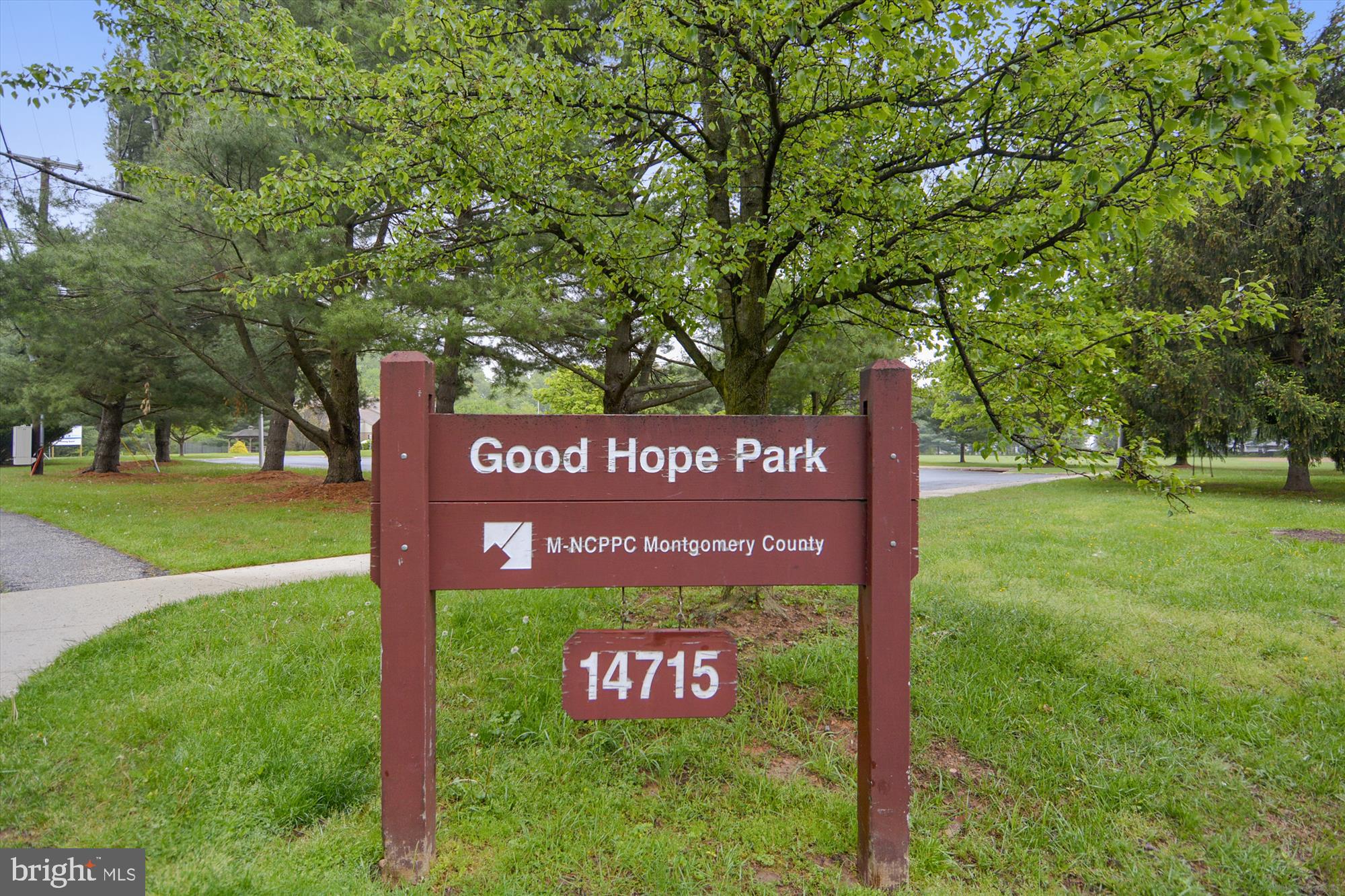 OAK SPRINGS - Residential