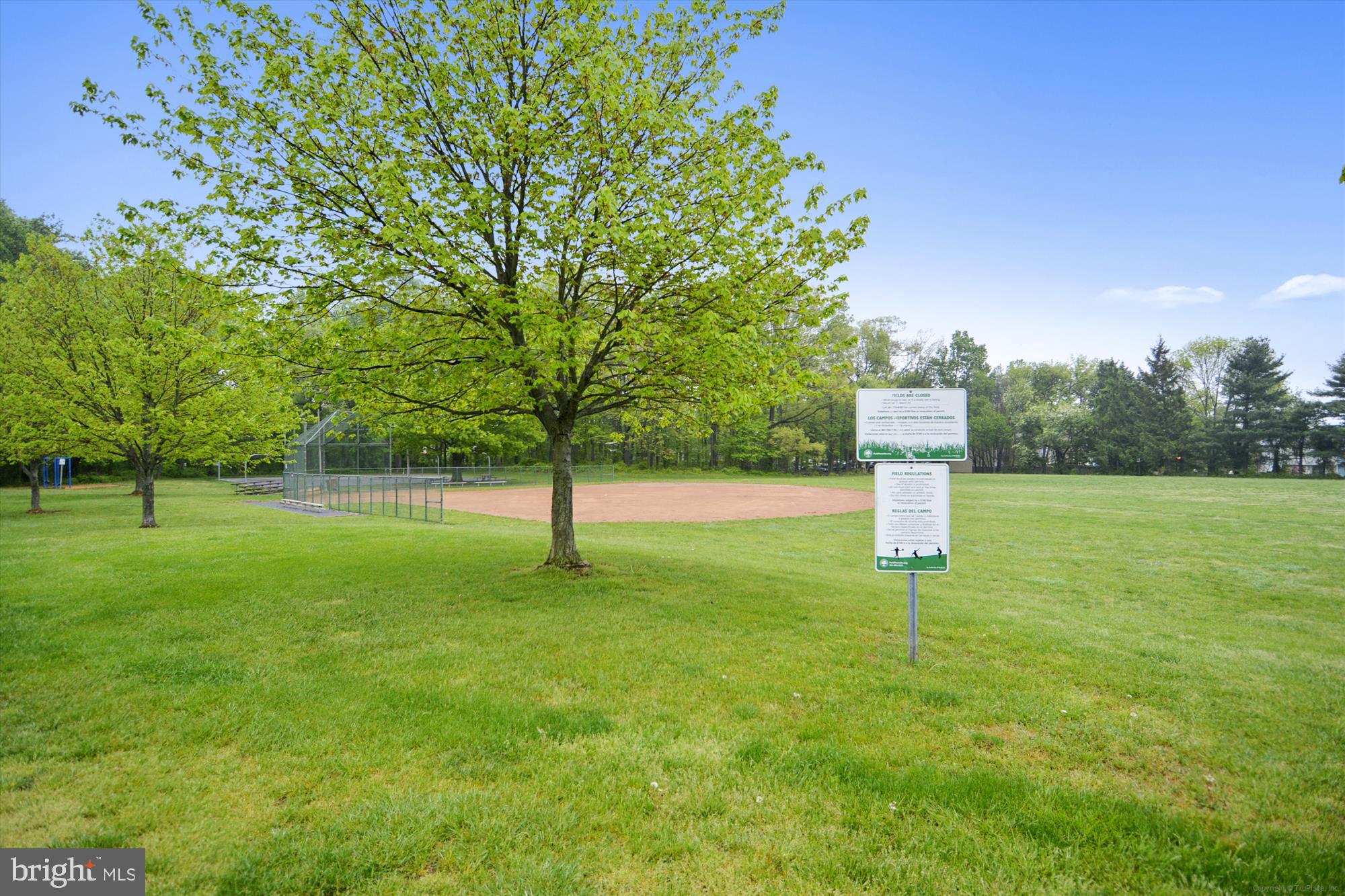 OAK SPRINGS - Residential